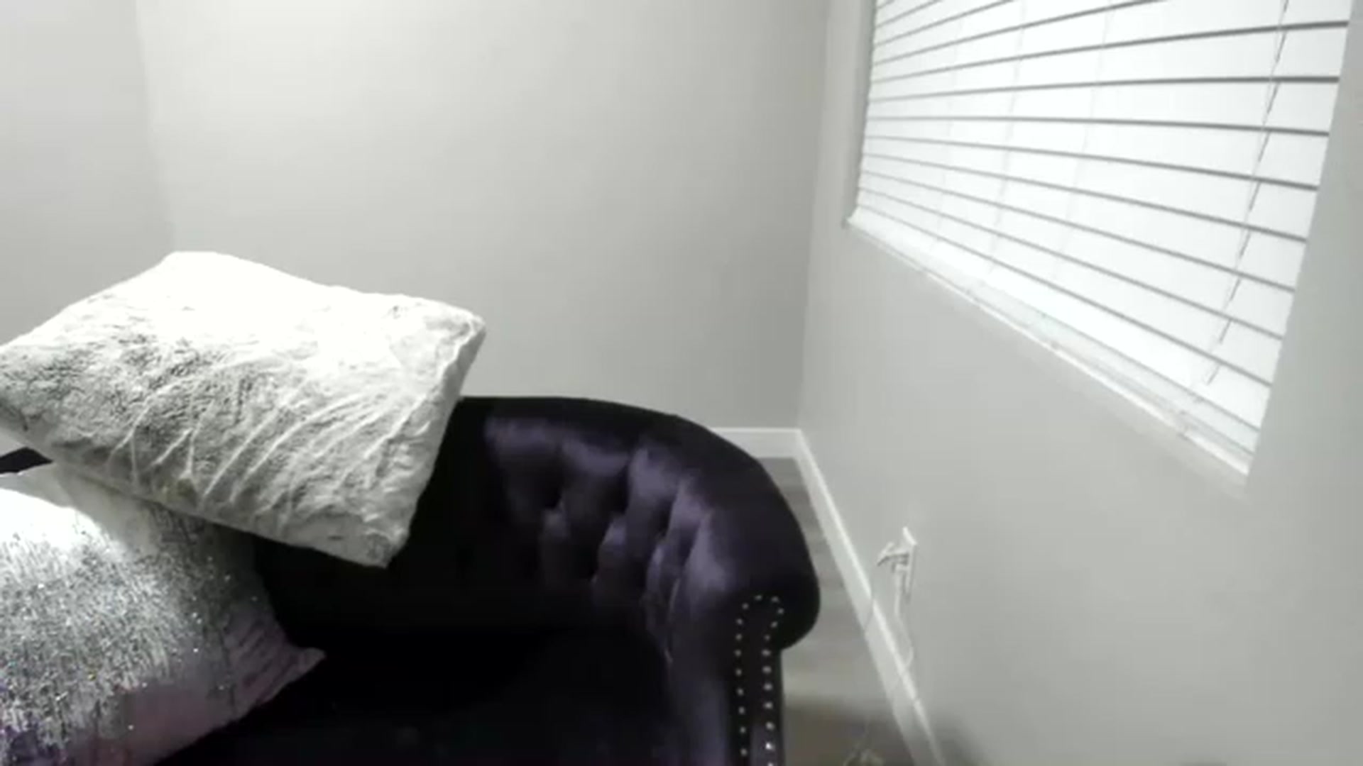 Gallery image thumbnail from KendallKayden's myfreecams stream on, 05/30/2023, 12:35 image 4 of 20