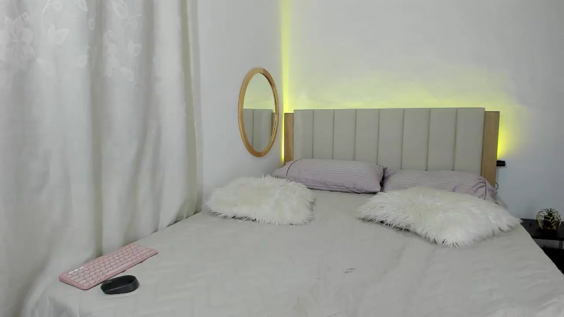 Gallery image thumbnail from Kendallhexx's myfreecams stream on, 06/01/2026, 17:22 image 9 of 20