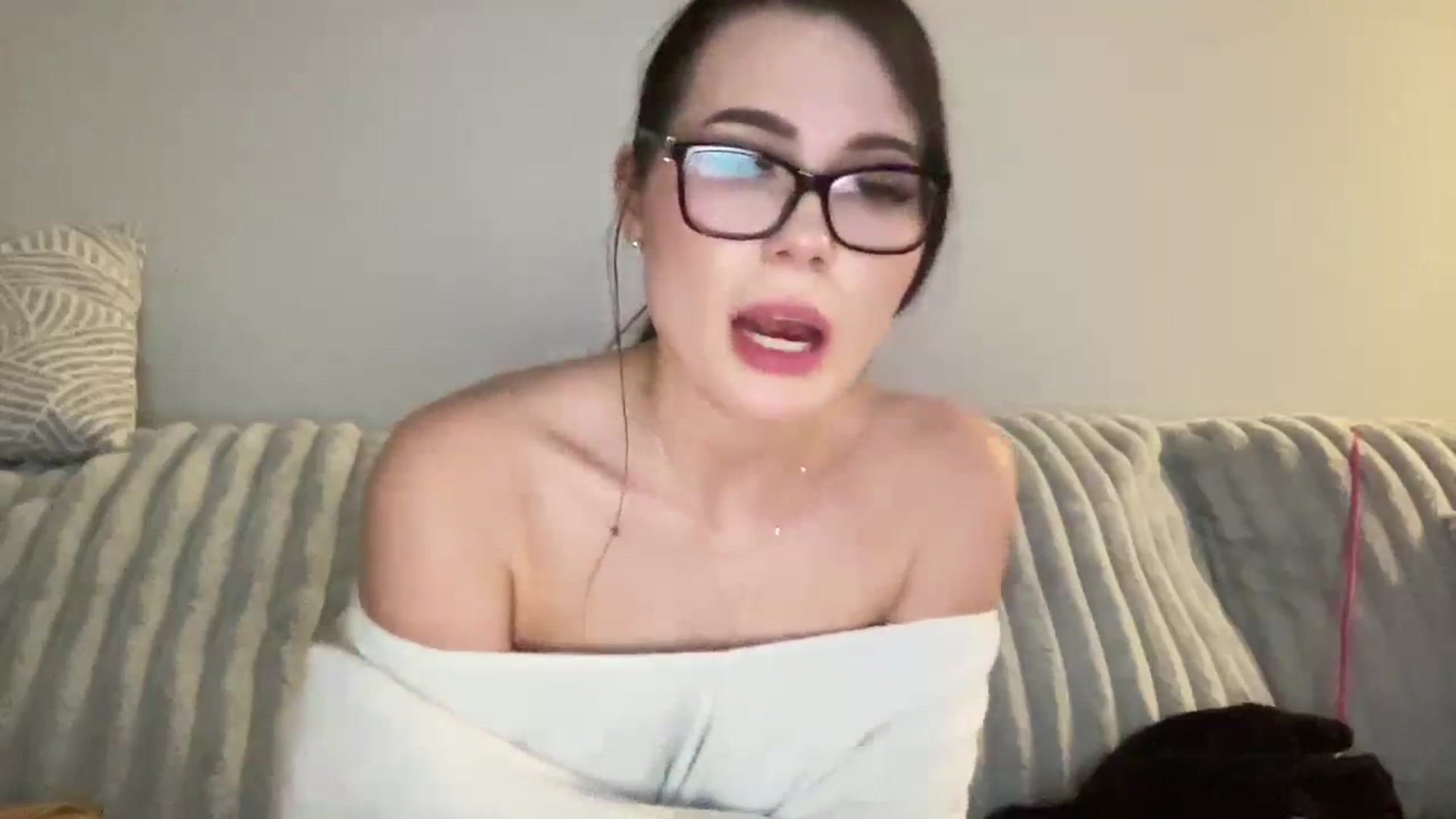 Gallery image thumbnail from Kendallmoore's myfreecams stream on, 12/31/2025, 09:59 image 3 of 20
