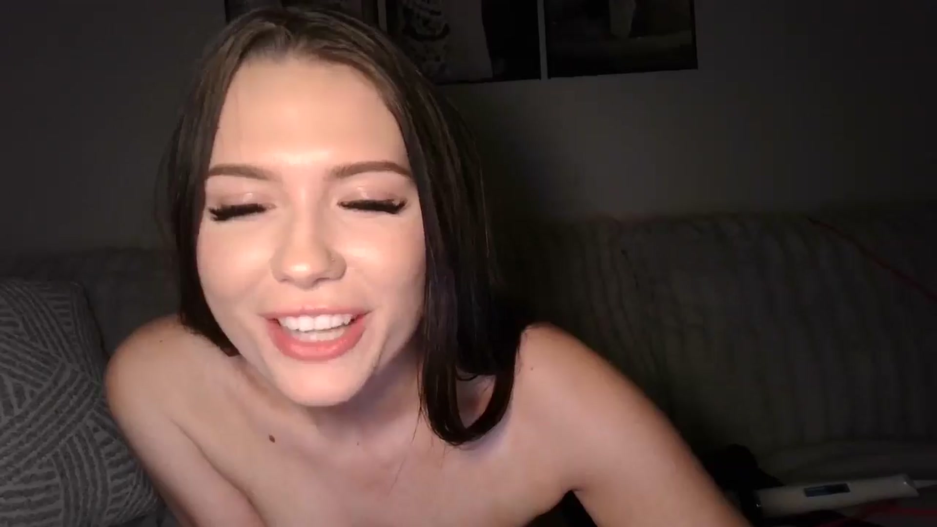 Gallery image thumbnail from Kendallmoore's myfreecams stream on, 01/30/2026, 07:23 image 7 of 20
