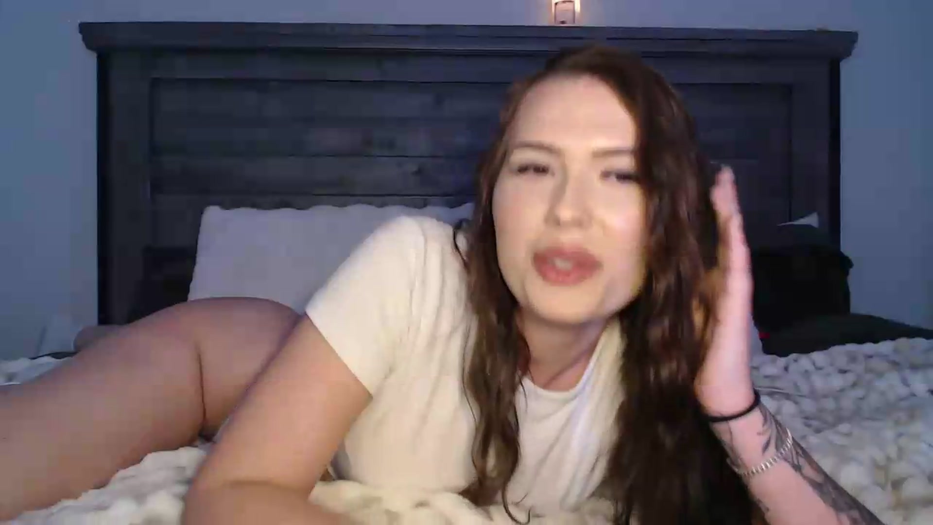 Gallery image thumbnail from Kendallmoore's myfreecams stream on, 07/06/2026, 05:48 image 3 of 20