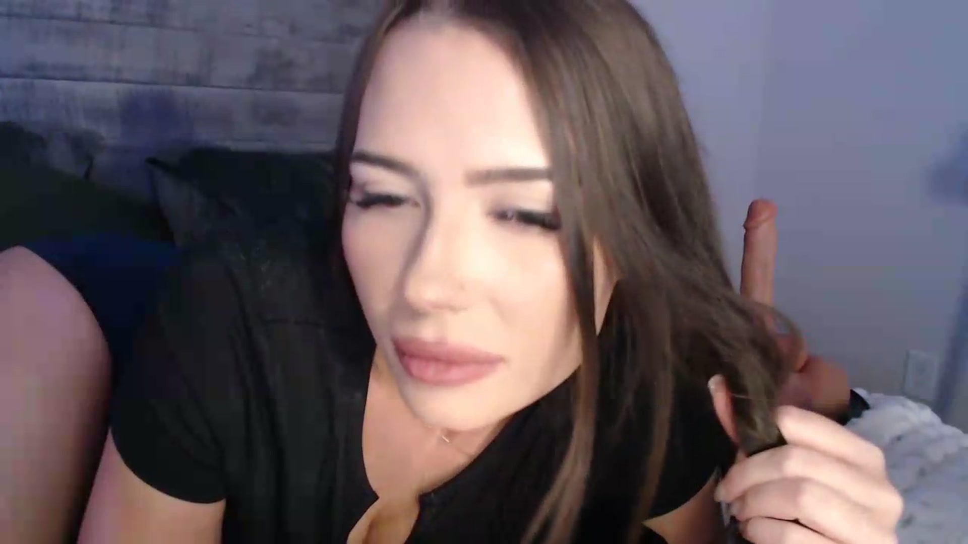 Gallery image thumbnail from Kendallmoore's myfreecams stream on, 07/20/2026, 05:24 image 6 of 20