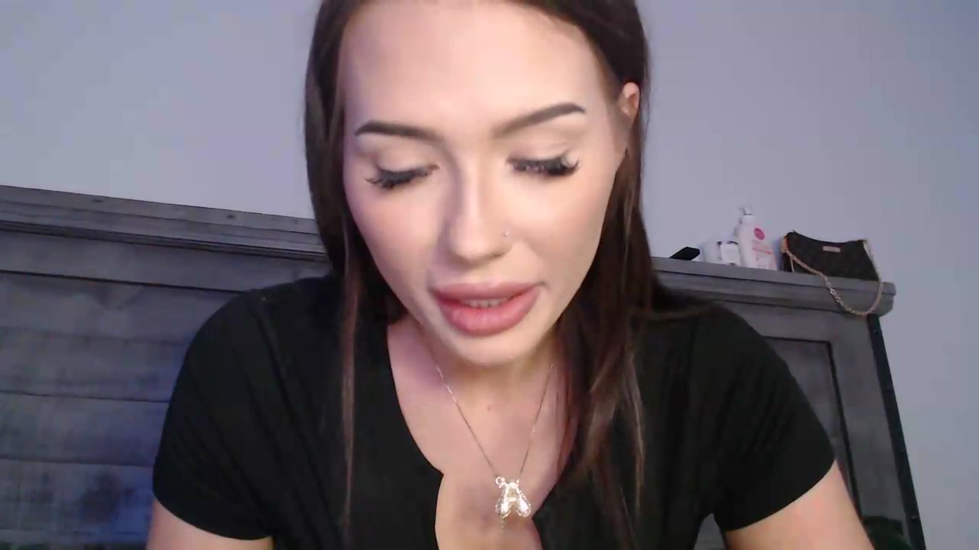 Gallery image thumbnail from Kendallmoore's myfreecams stream on, 07/20/2026, 05:45 image 13 of 20