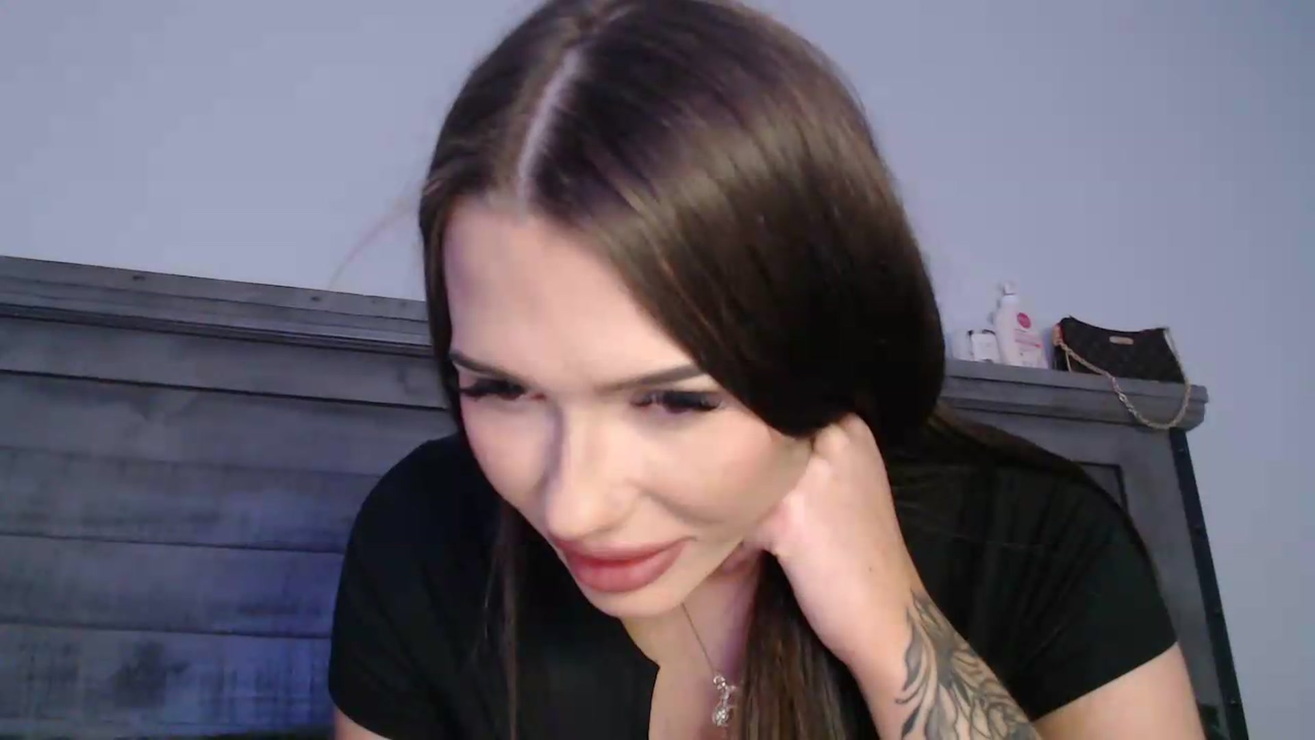 Gallery image thumbnail from Kendallmoore's myfreecams stream on, 07/20/2026, 05:45 image 19 of 20