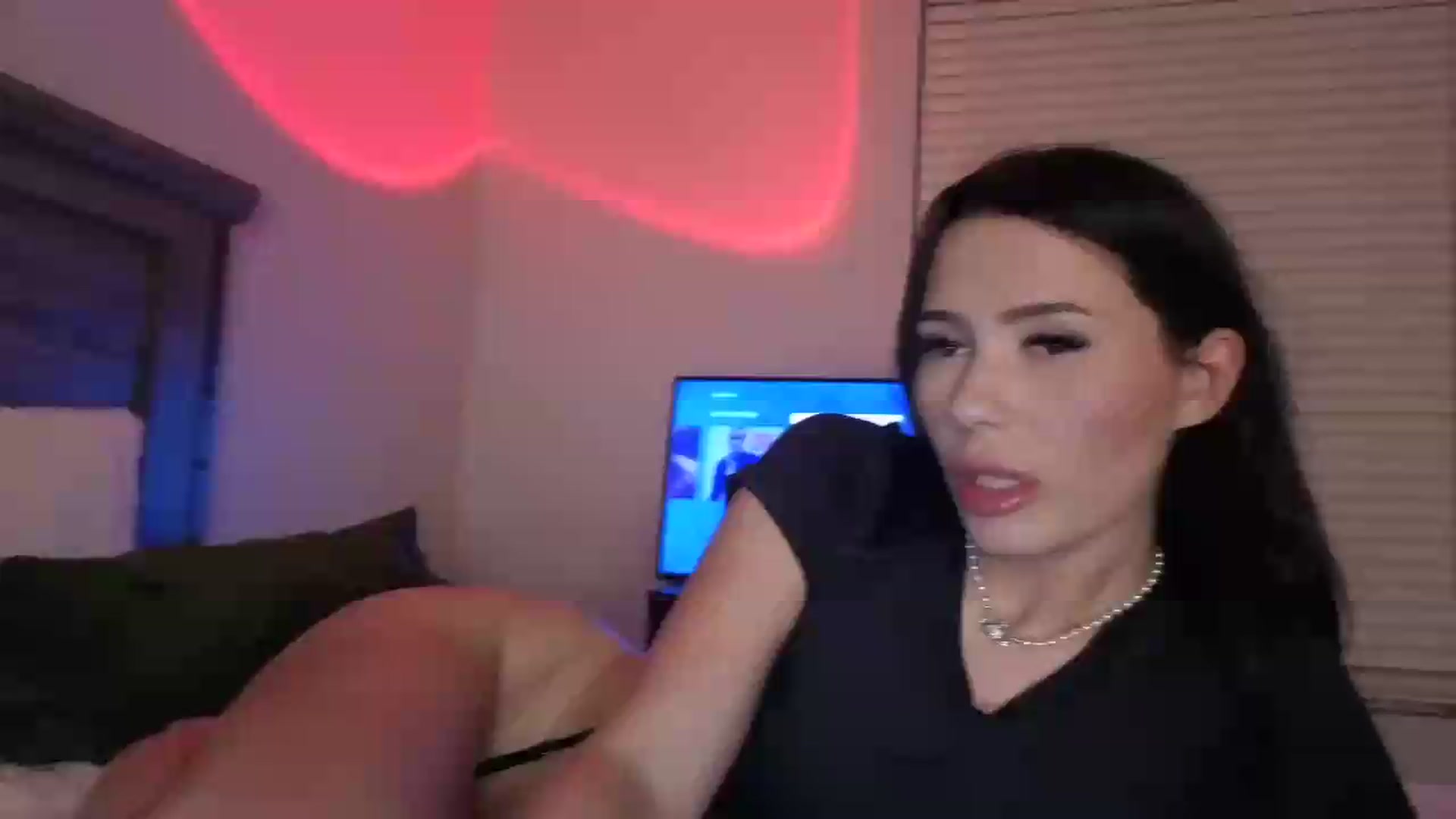 Gallery image thumbnail from Kendallmoore's myfreecams stream on, 08/18/2026, 04:05 image 3 of 20