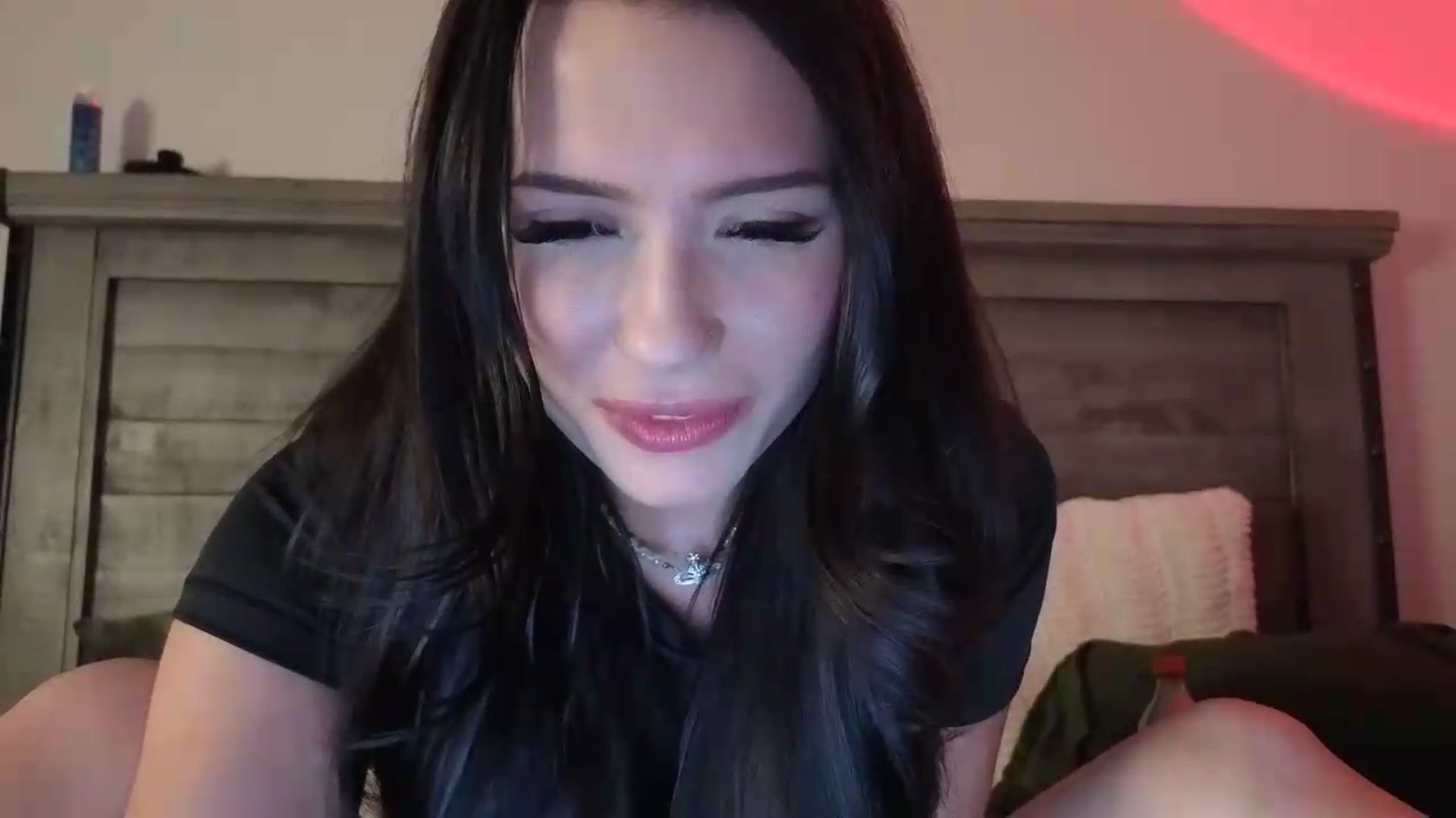 Gallery image thumbnail from Kendallmoore's myfreecams stream on, 08/18/2026, 04:05 image 7 of 20