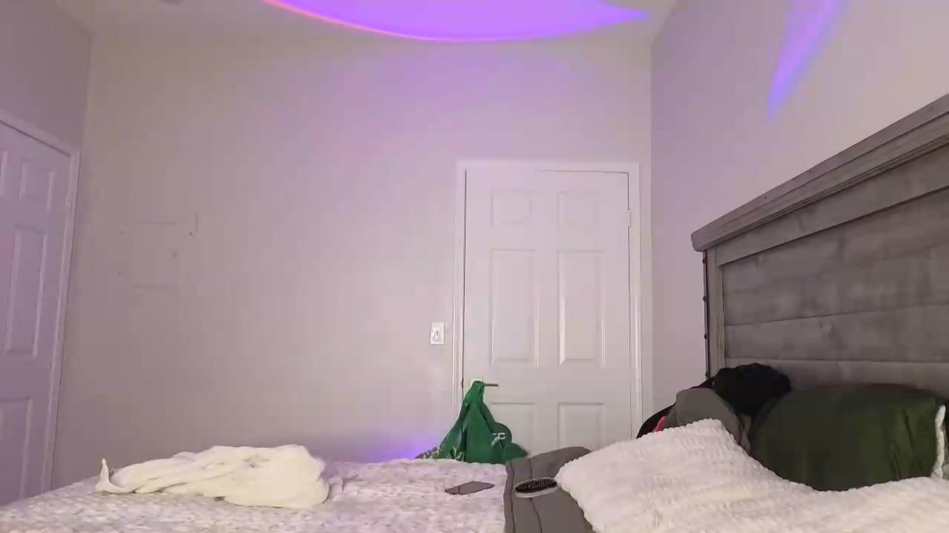Gallery image thumbnail from Kendallmoore's myfreecams stream on, 09/09/2026, 05:30 image 5 of 20