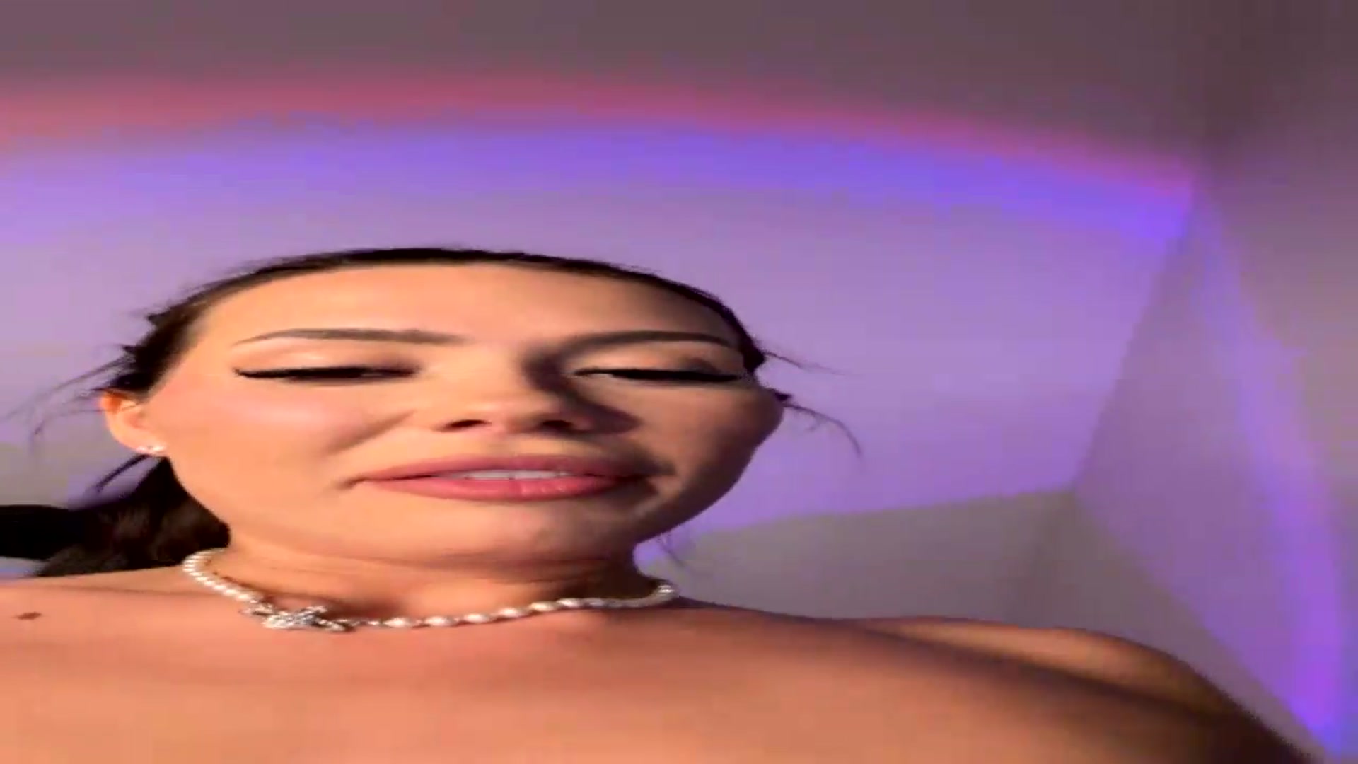 Gallery image thumbnail from Kendallmoore's myfreecams stream on, 09/09/2026, 05:43 image 3 of 20