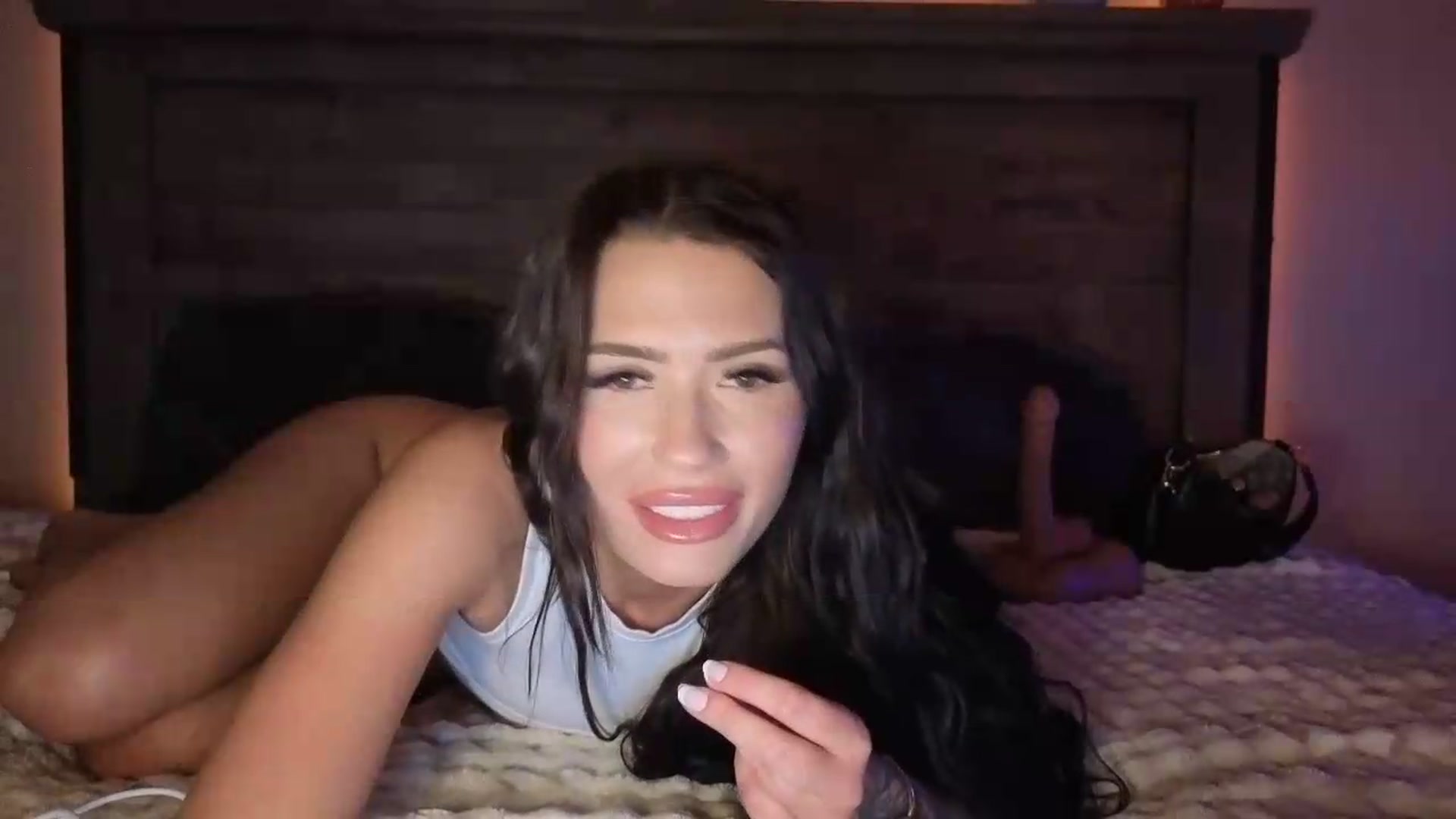 Gallery image thumbnail from Kendallmoore's myfreecams stream on, 09/14/2026, 04:03 image 8 of 20
