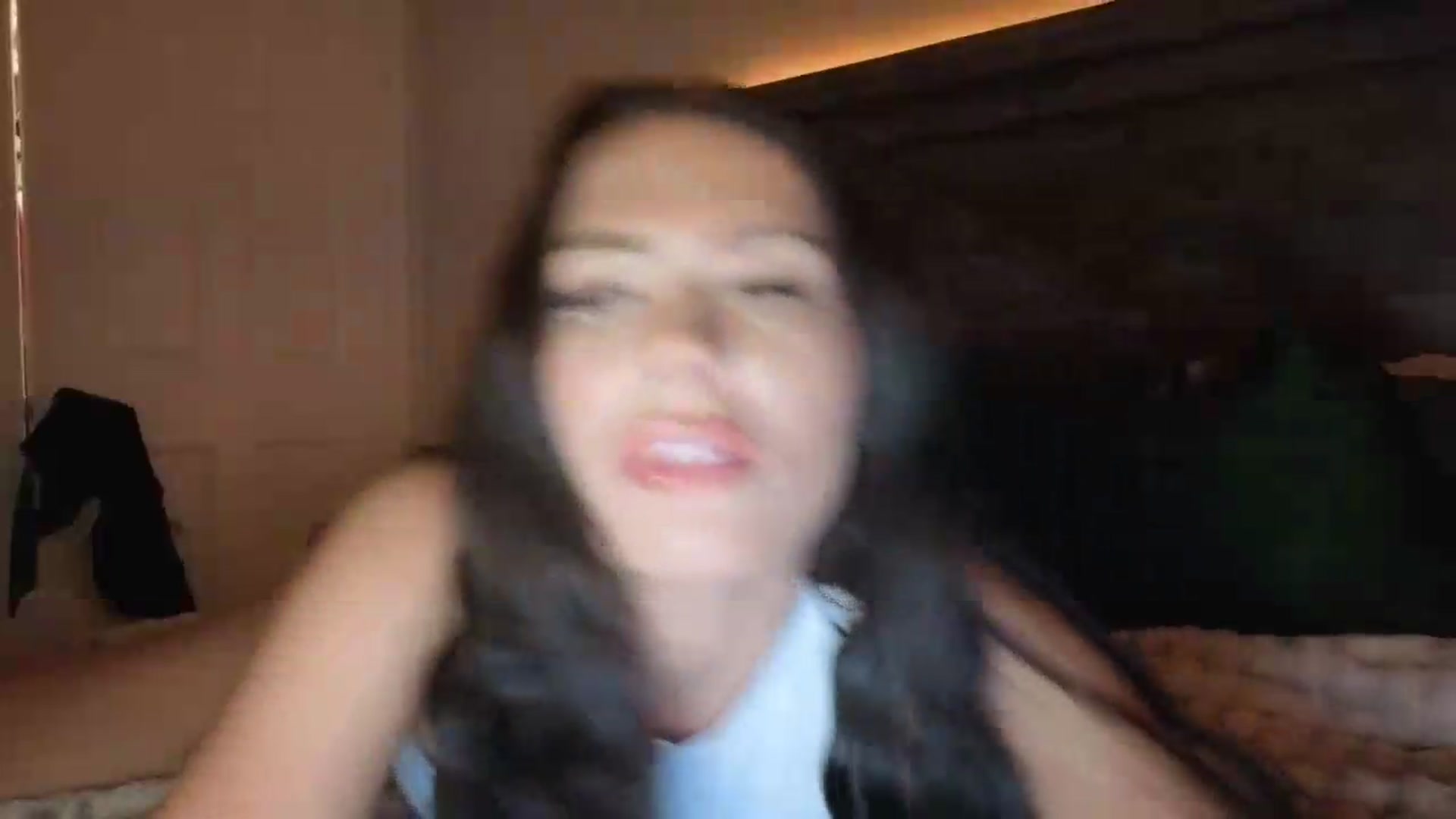 Gallery image thumbnail from Kendallmoore's myfreecams stream on, 09/14/2026, 04:03 image 2 of 20