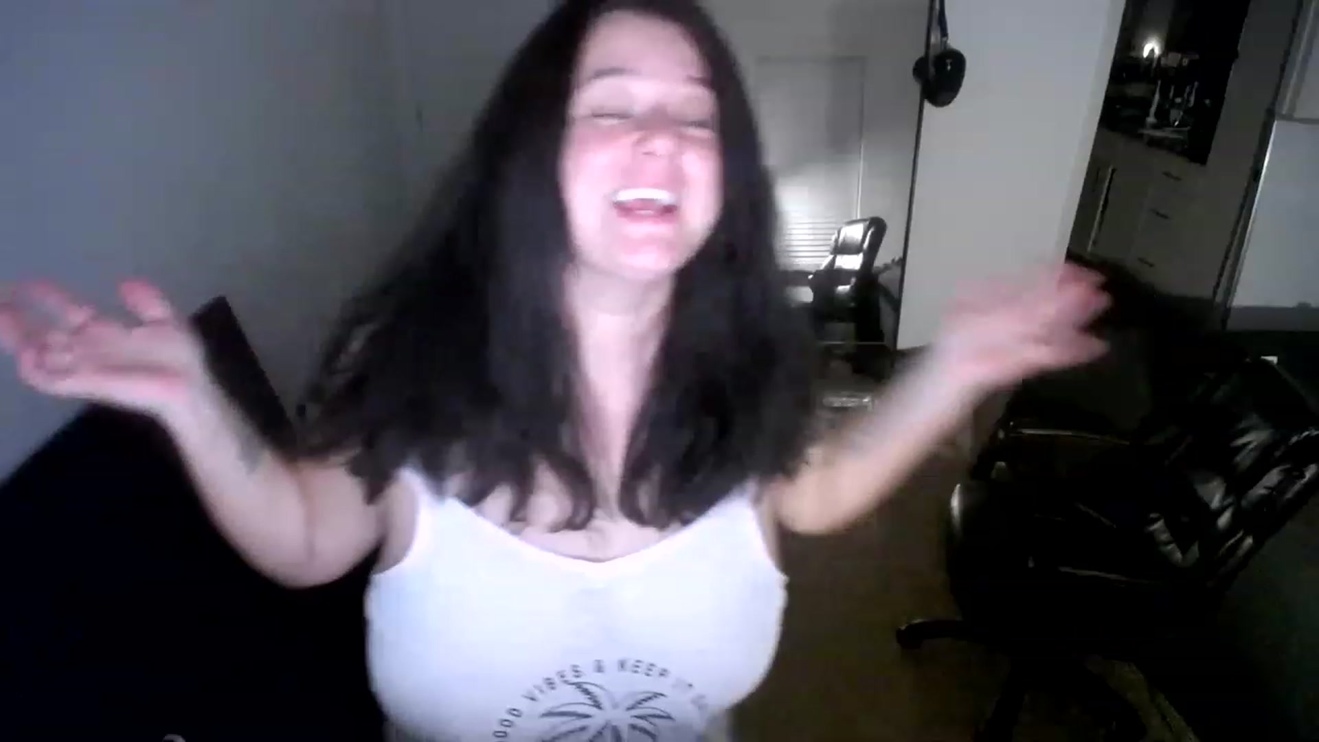 Gallery image thumbnail from Kendra's myfreecams stream on, 11/15/2022, 06:28 image 4 of 20