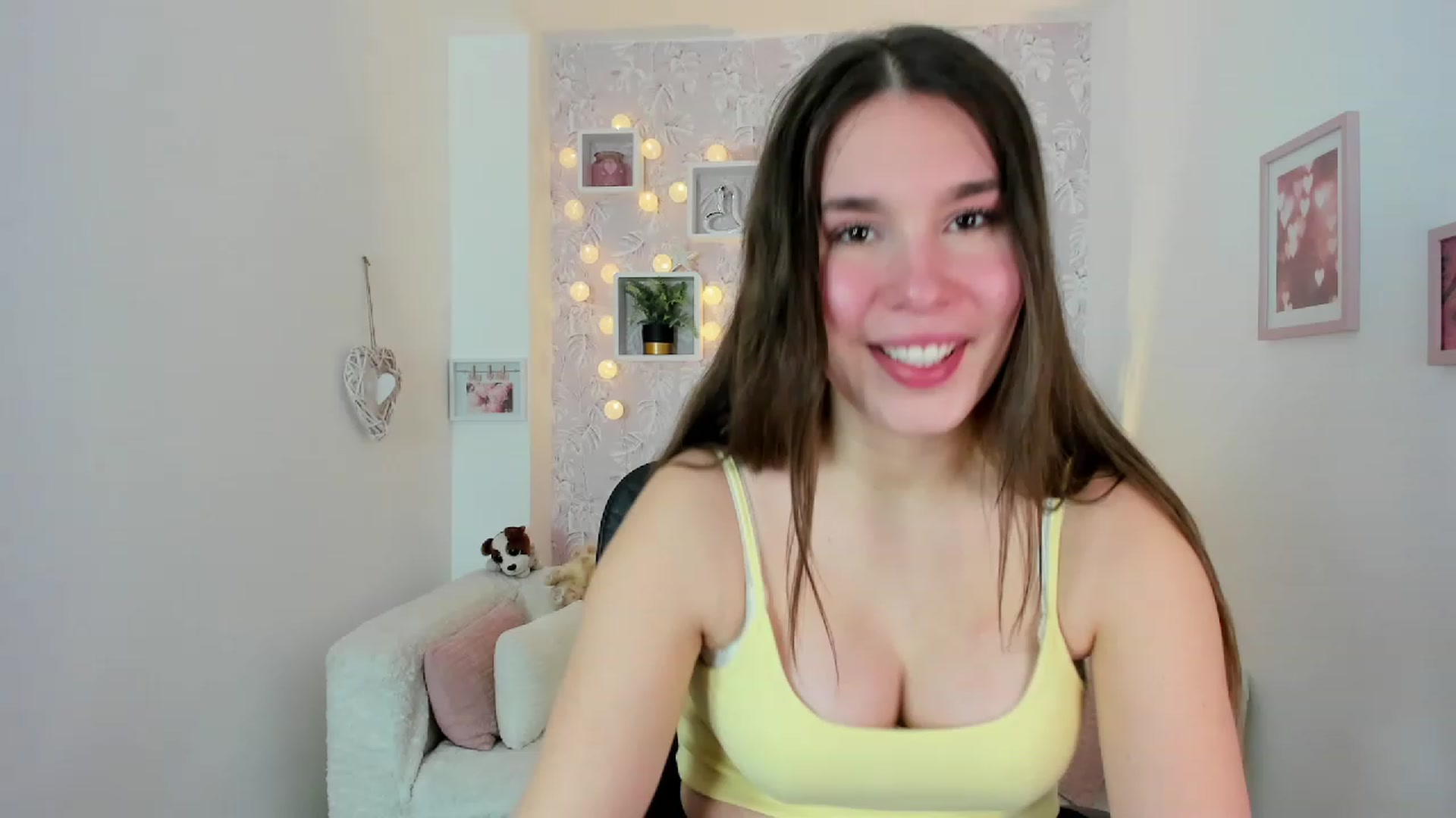 Gallery image thumbnail from KendraFerrera's myfreecams stream on, 02/07/2023, 10:51 image 14 of 20