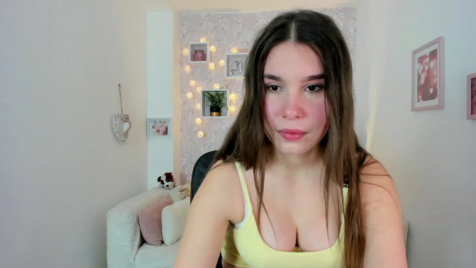 Gallery image thumbnail from KendraFerrera's myfreecams stream on, 02/07/2023, 10:51 image 16 of 20