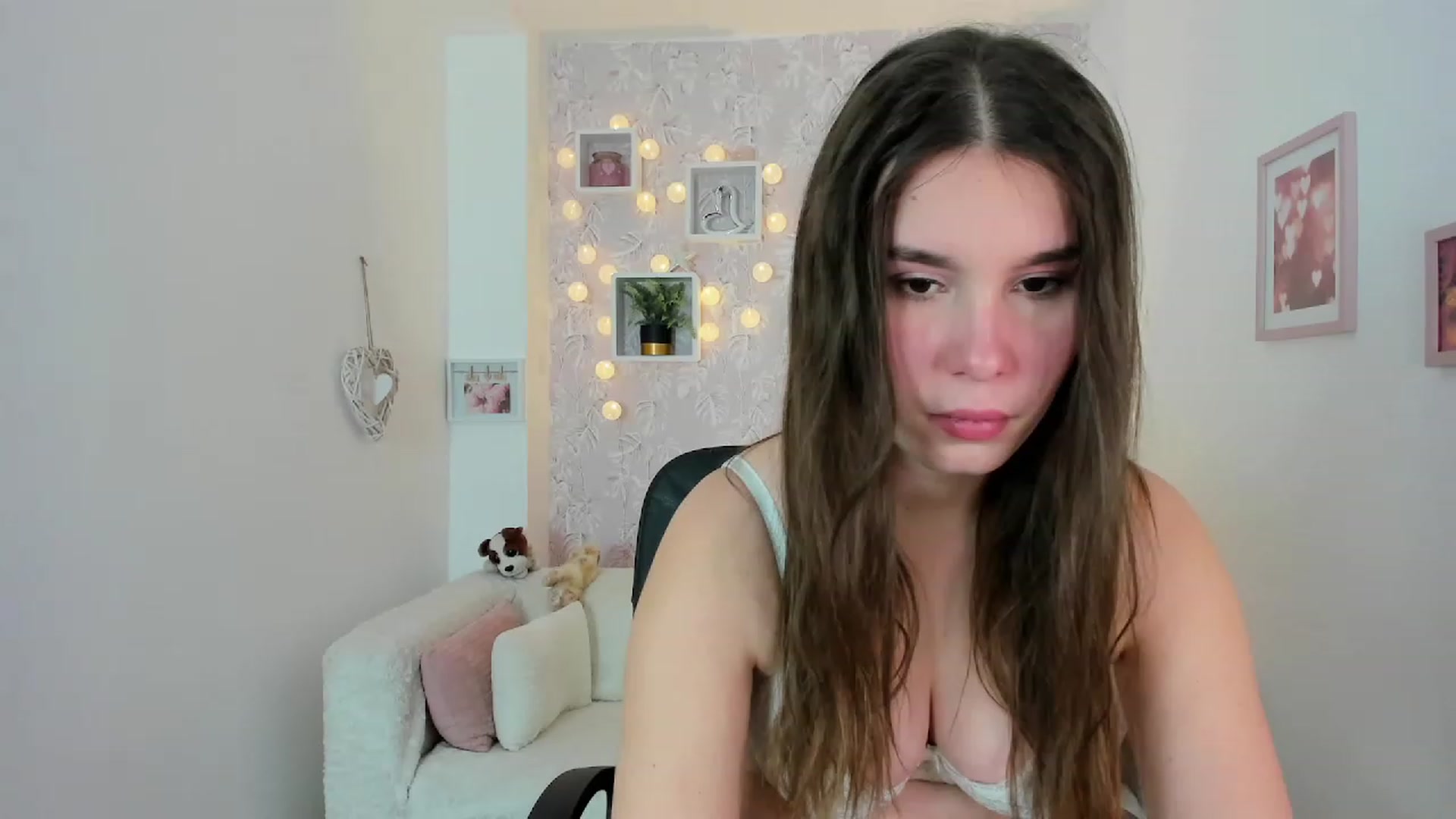 Gallery image thumbnail from KendraFerrera's myfreecams stream on, 02/07/2023, 11:47 image 13 of 20