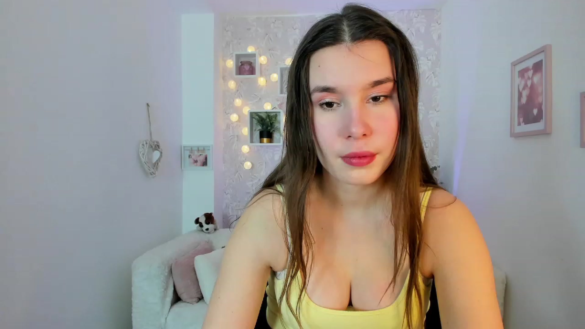 Gallery image thumbnail from KendraFerrera's myfreecams stream on, 02/09/2023, 10:07 image 16 of 20