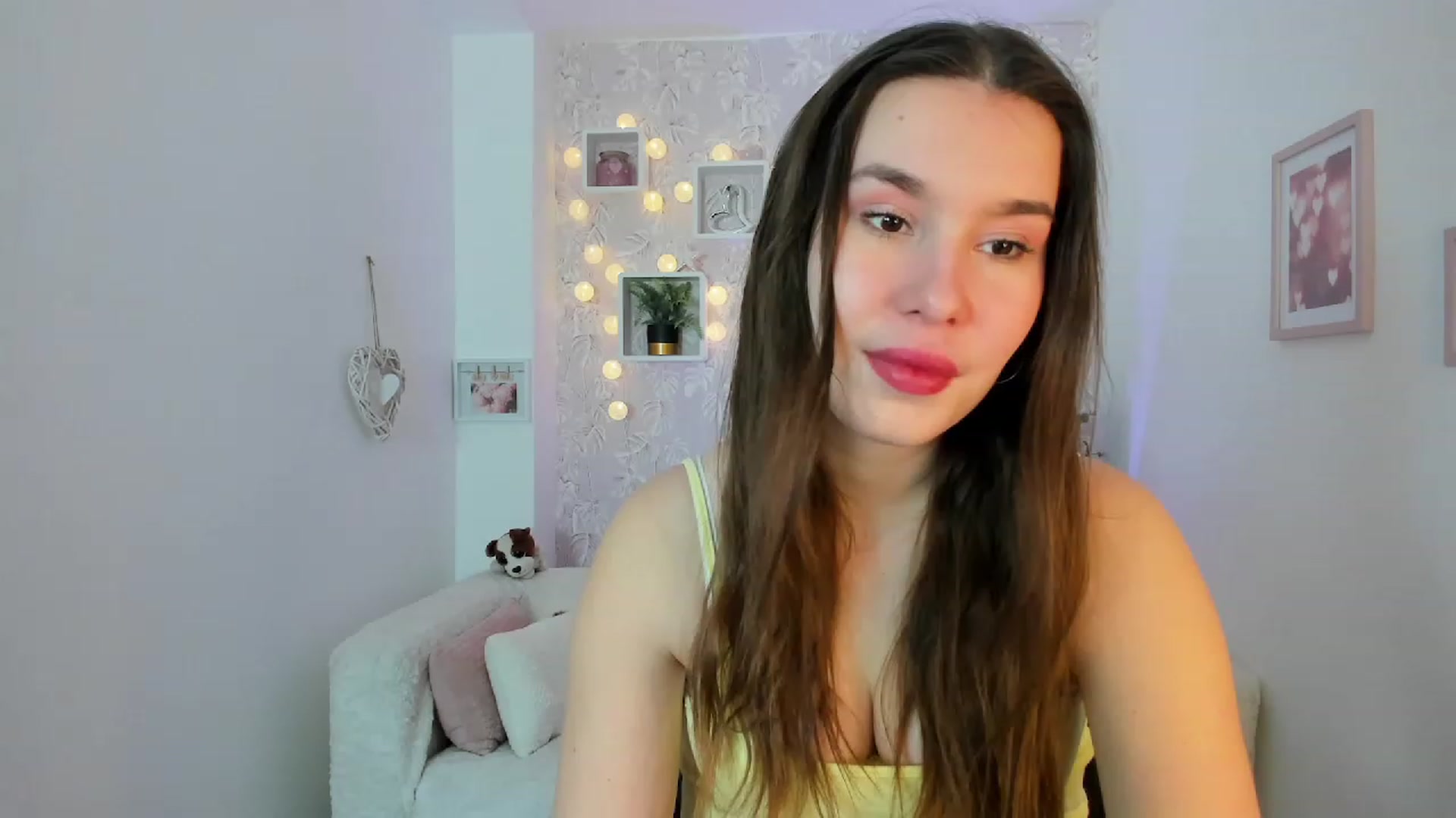 Gallery image thumbnail from KendraFerrera's myfreecams stream on, 02/09/2023, 10:07 image 4 of 20