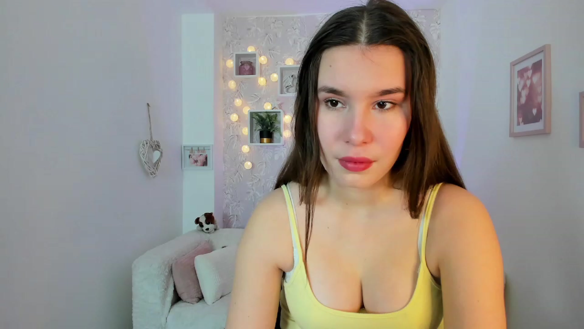 Gallery image thumbnail from KendraFerrera's myfreecams stream on, 02/09/2023, 10:07 image 5 of 20