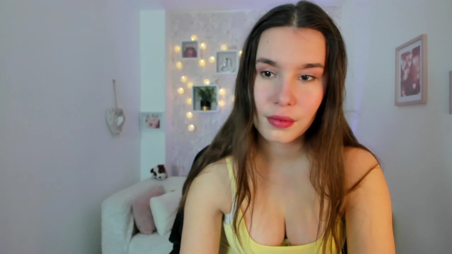 Gallery image thumbnail from KendraFerrera's myfreecams stream on, 02/09/2023, 10:07 image 11 of 20