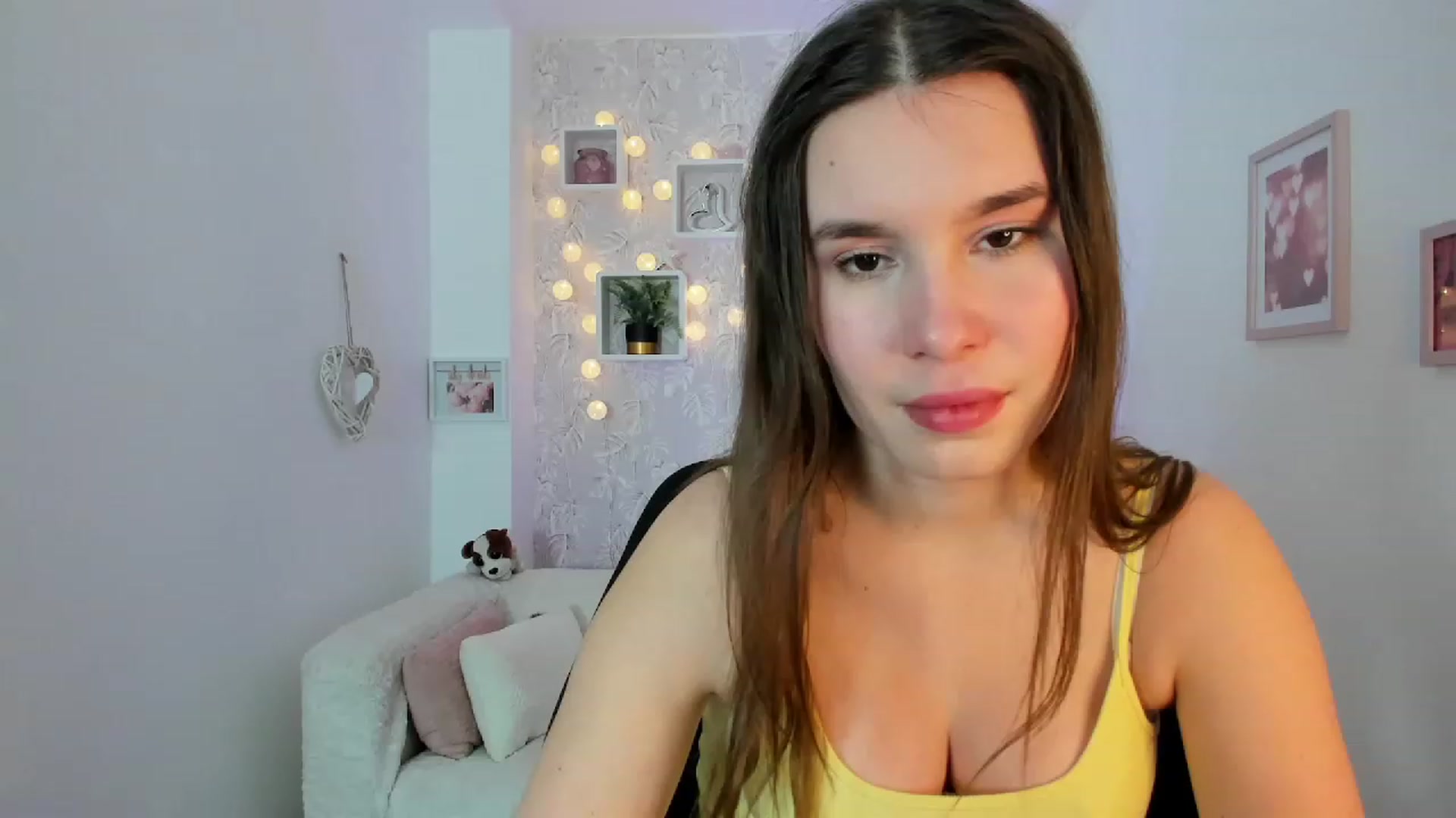 Gallery image thumbnail from KendraFerrera's myfreecams stream on, 02/09/2023, 12:26 image 18 of 20