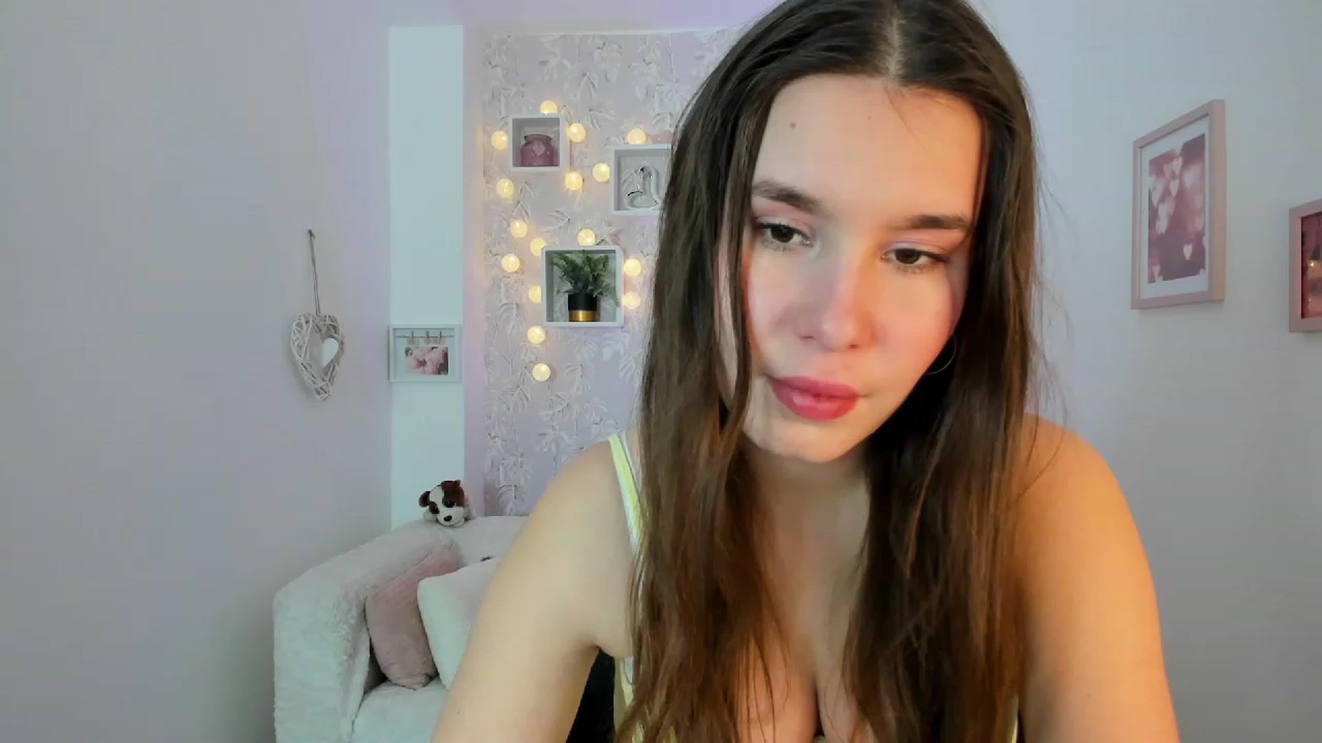 Gallery image thumbnail from KendraFerrera's myfreecams stream on, 02/09/2023, 12:26 image 9 of 20