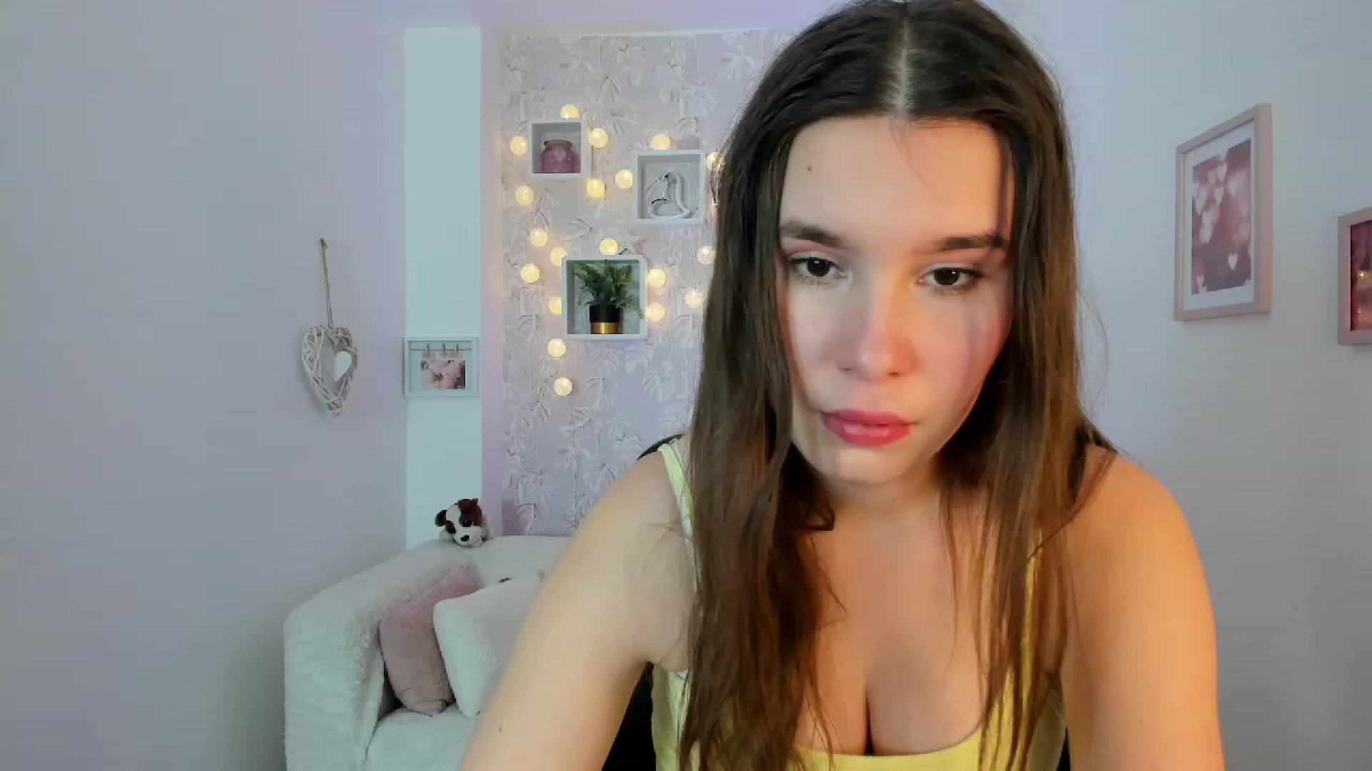 Gallery image thumbnail from KendraFerrera's myfreecams stream on, 02/09/2023, 12:26 image 16 of 20