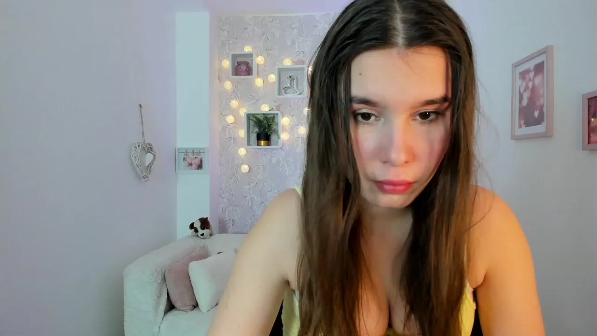 Gallery image thumbnail from KendraFerrera's myfreecams stream on, 02/09/2023, 12:26 image 10 of 20