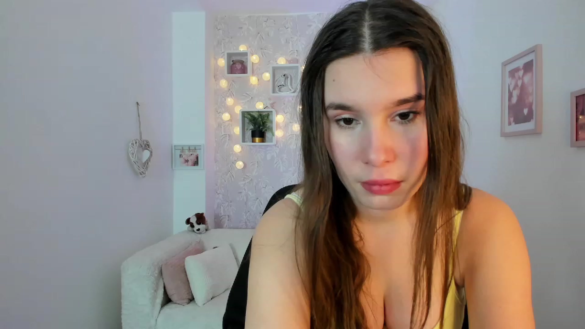 Gallery image thumbnail from KendraFerrera's myfreecams stream on, 02/09/2023, 12:26 image 14 of 20