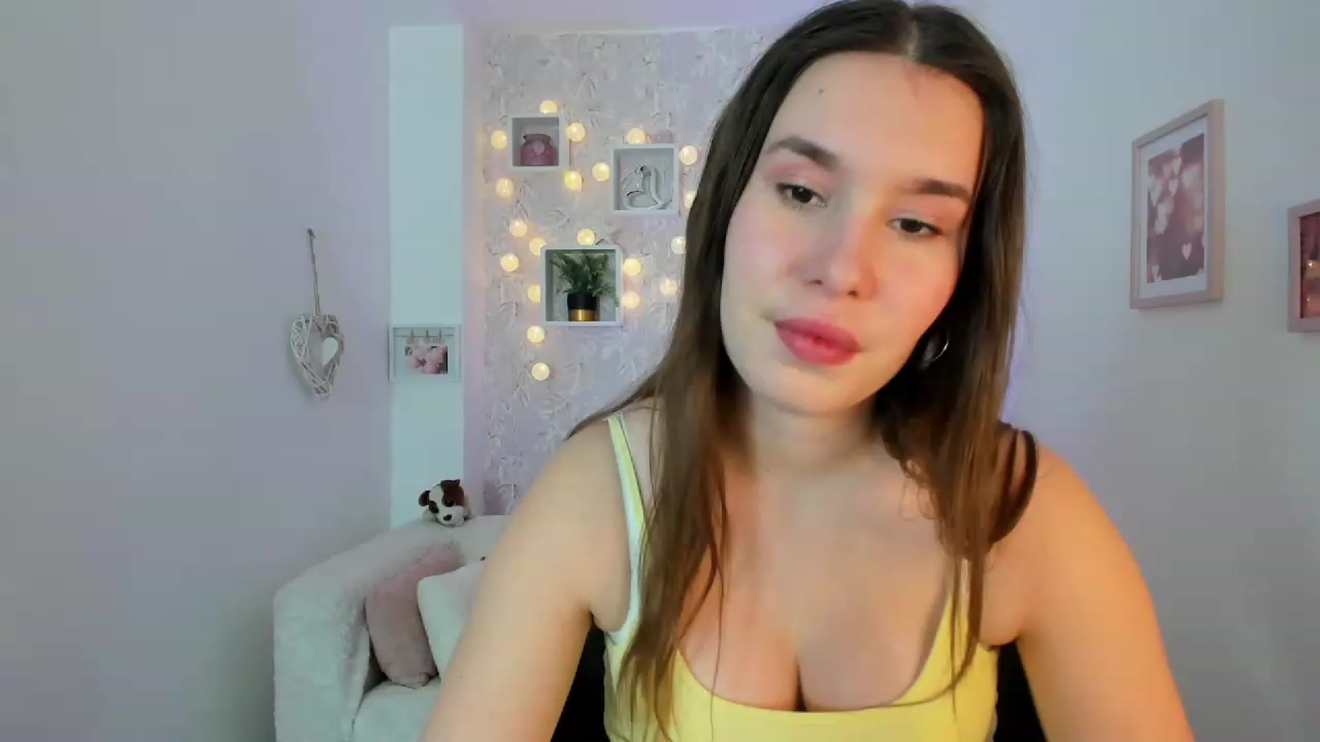 Gallery image thumbnail from KendraFerrera's myfreecams stream on, 02/09/2023, 12:26 image 19 of 20