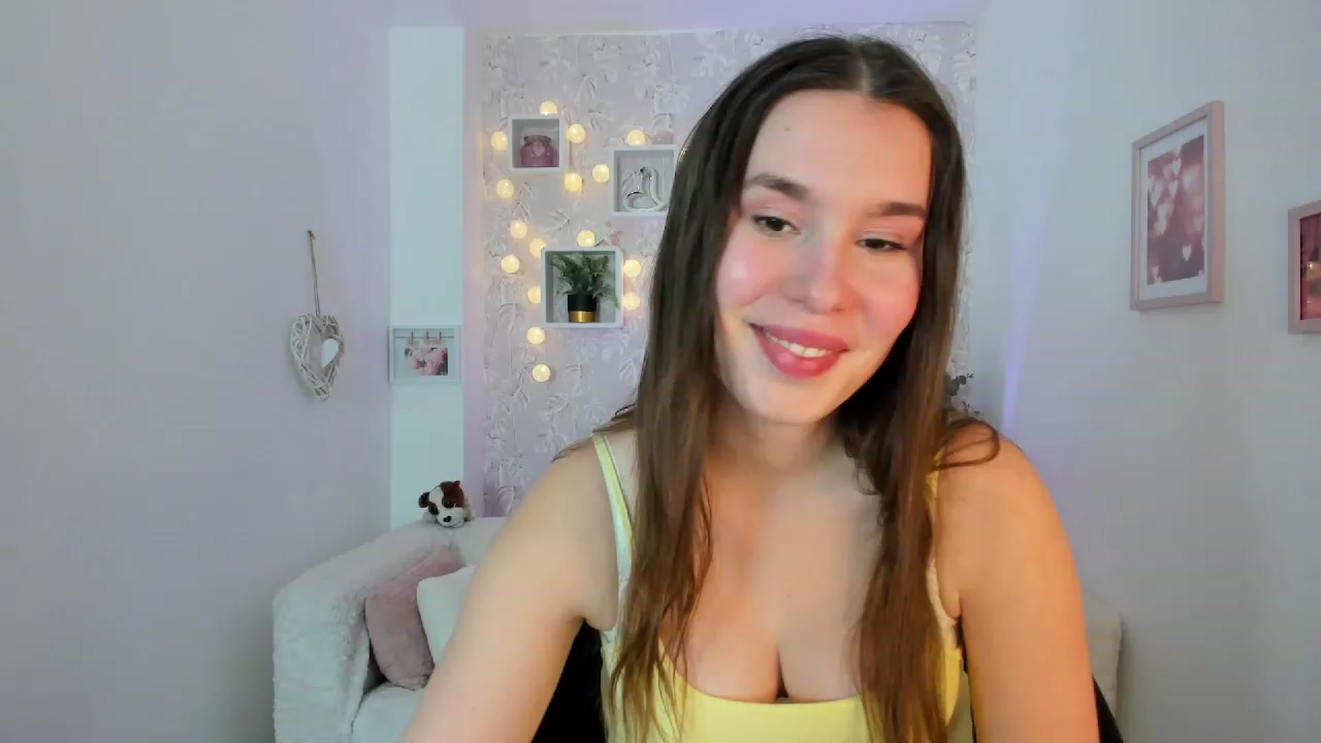 Gallery image thumbnail from KendraFerrera's myfreecams stream on, 02/09/2023, 13:30 image 7 of 20