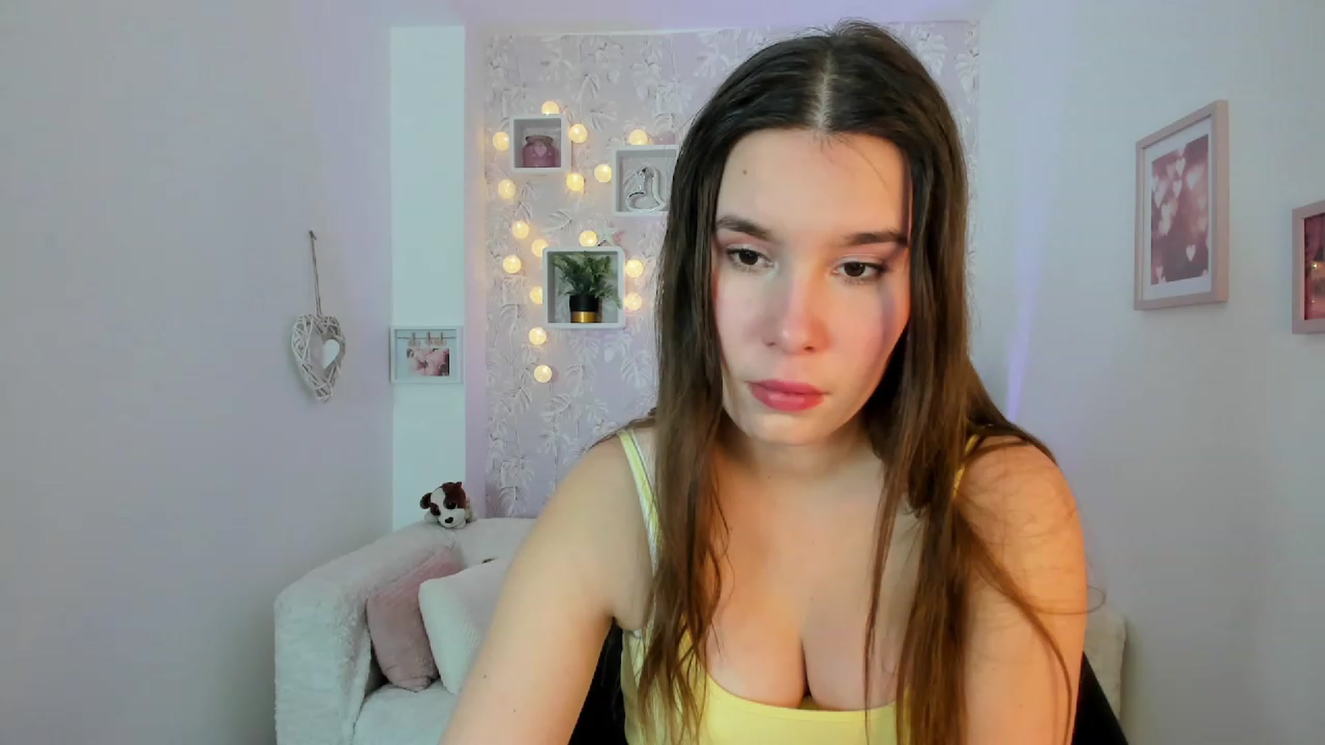 Gallery image thumbnail from KendraFerrera's myfreecams stream on, 02/09/2023, 13:30 image 2 of 20