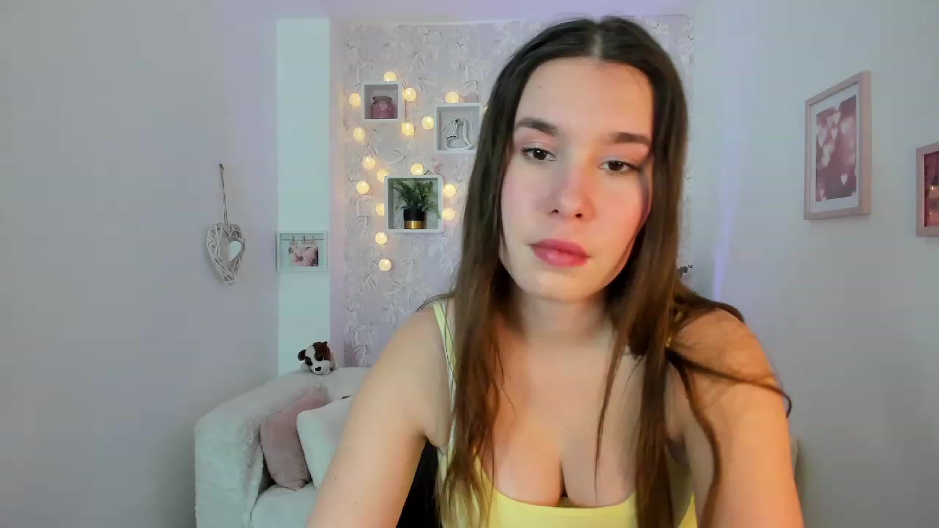 Gallery image thumbnail from KendraFerrera's myfreecams stream on, 02/09/2023, 13:30 image 1 of 20