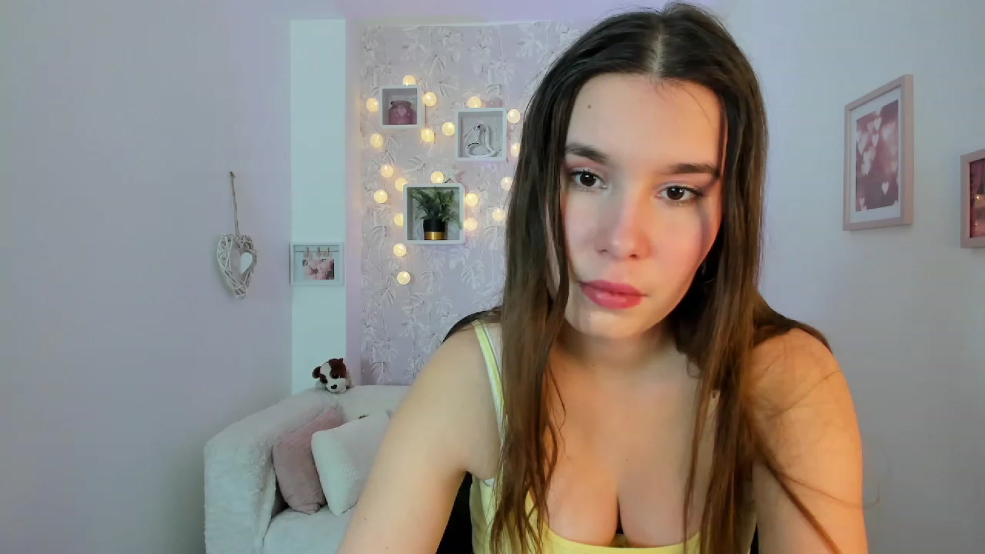 Gallery image thumbnail from KendraFerrera's myfreecams stream on, 02/09/2023, 13:30 image 3 of 20