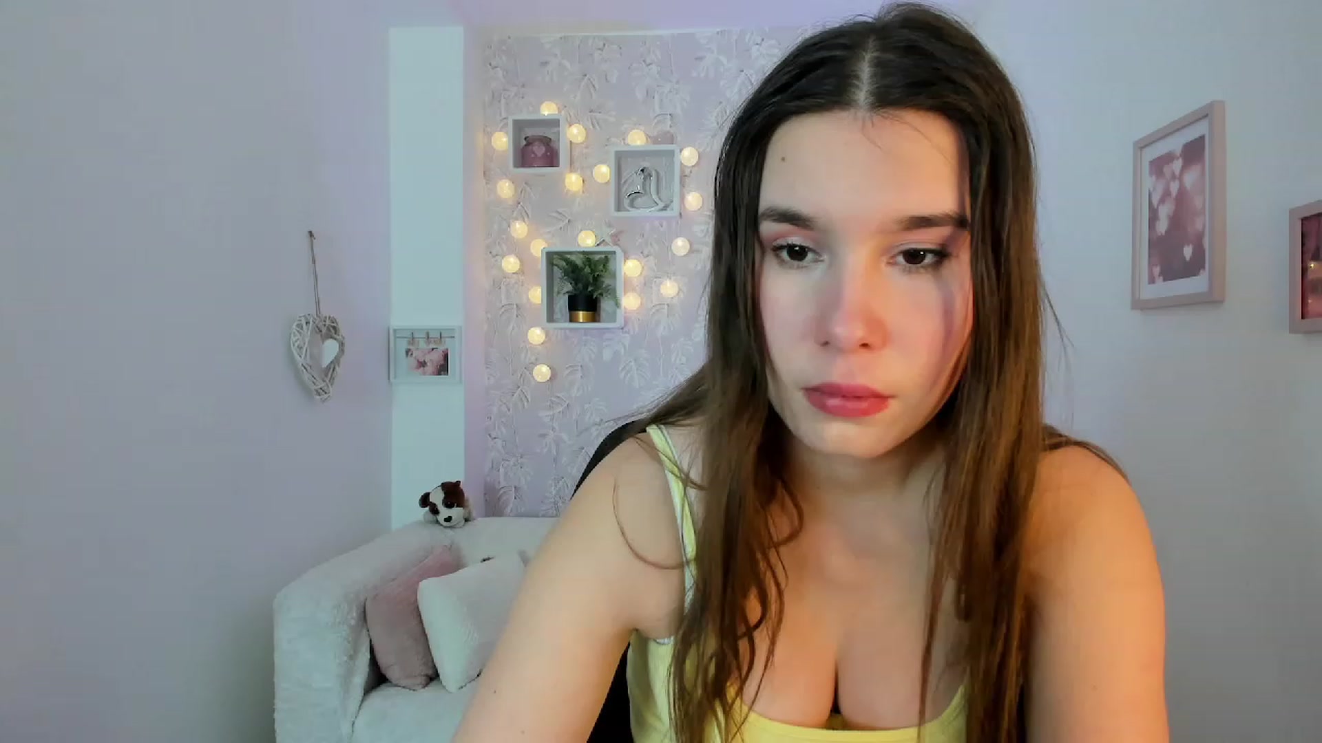 Gallery image thumbnail from KendraFerrera's myfreecams stream on, 02/09/2023, 13:30 image 10 of 20