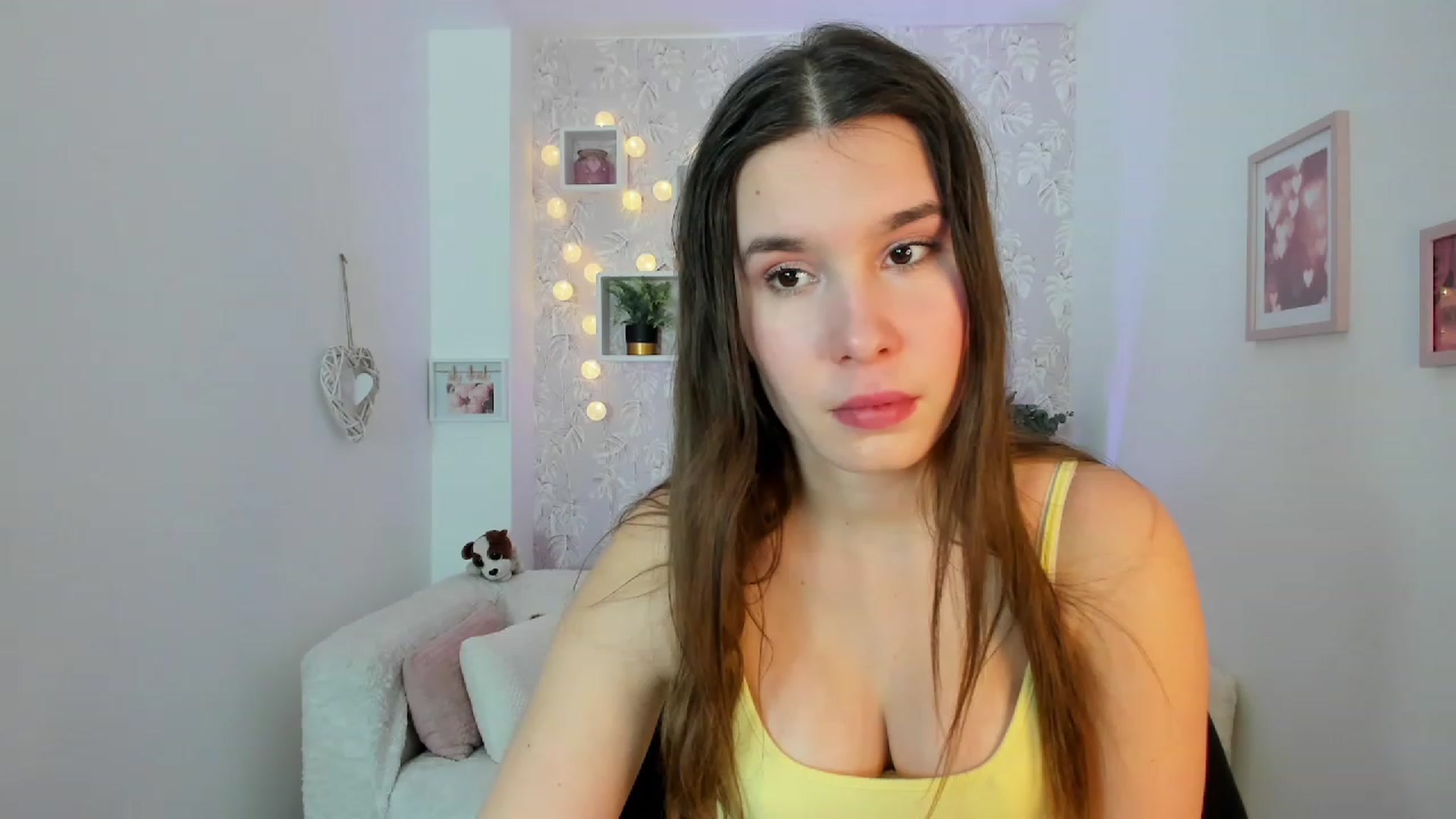 Gallery image thumbnail from KendraFerrera's myfreecams stream on, 02/09/2023, 13:30 image 14 of 20