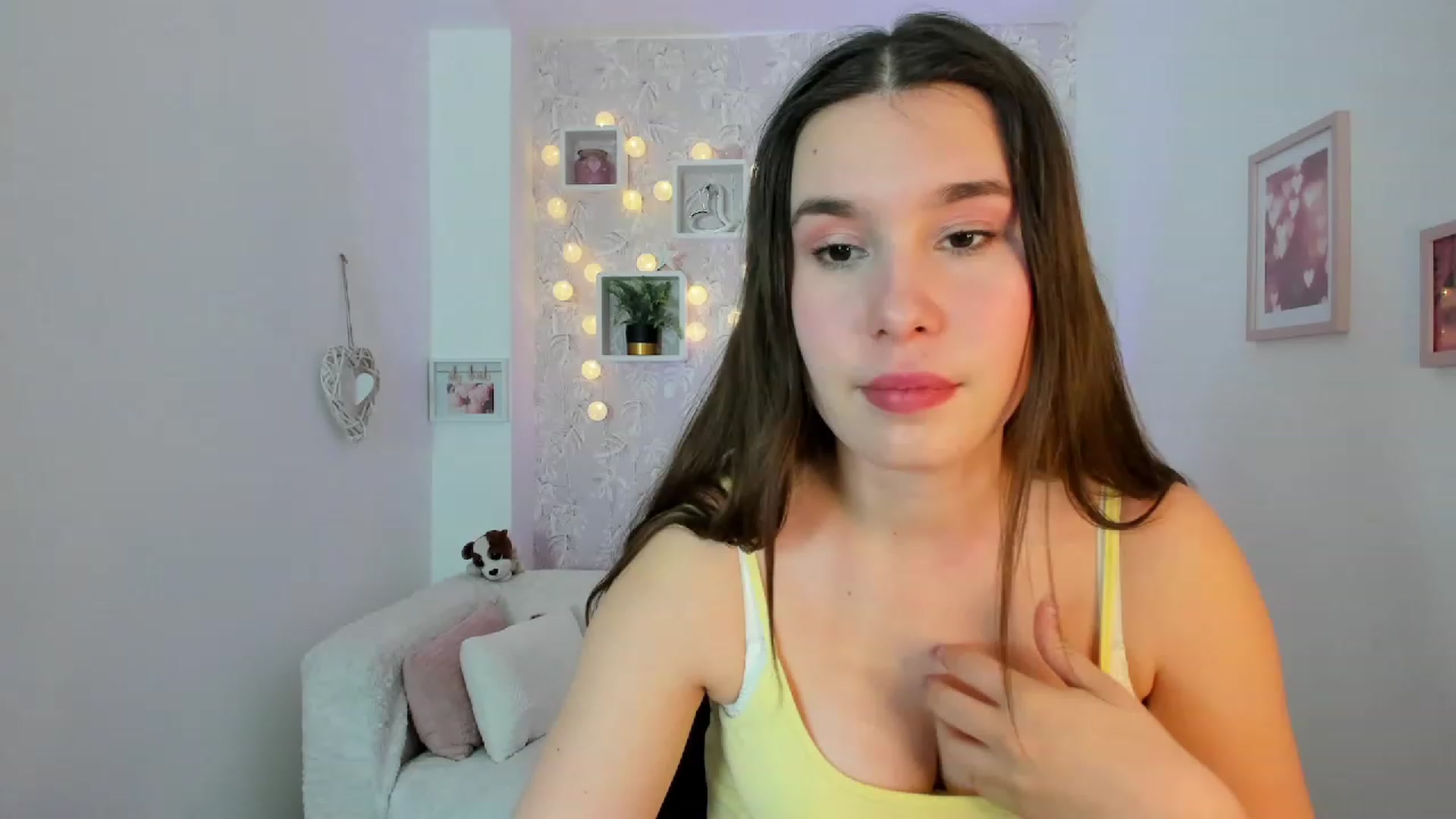Gallery image thumbnail from KendraFerrera's myfreecams stream on, 02/09/2023, 13:30 image 17 of 20