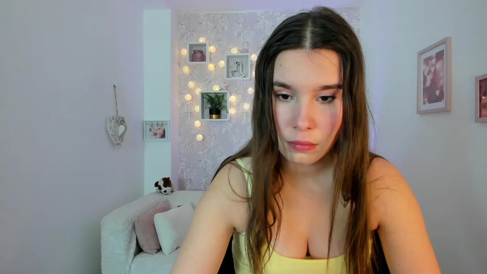 Gallery image thumbnail from KendraFerrera's myfreecams stream on, 02/09/2023, 13:30 image 9 of 20