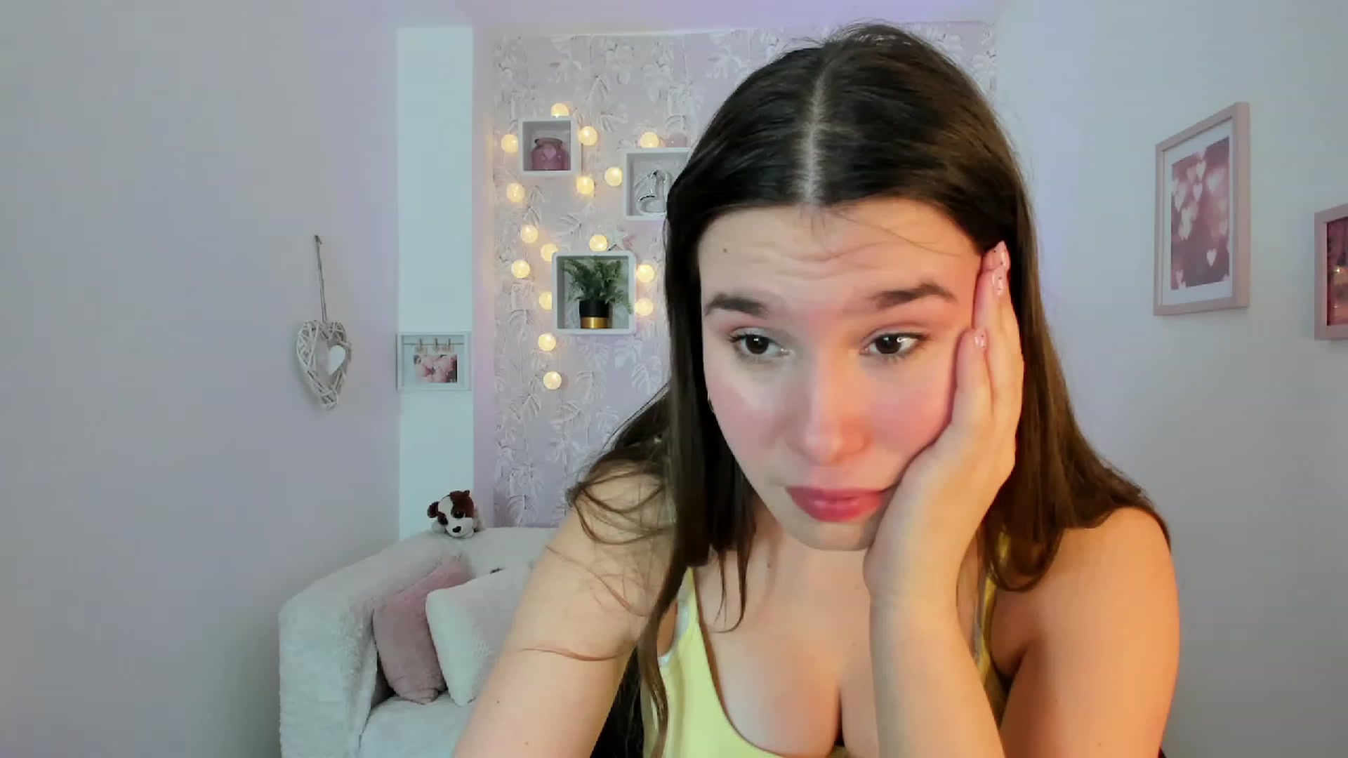 Gallery image thumbnail from KendraFerrera's myfreecams stream on, 02/09/2023, 13:30 image 19 of 20