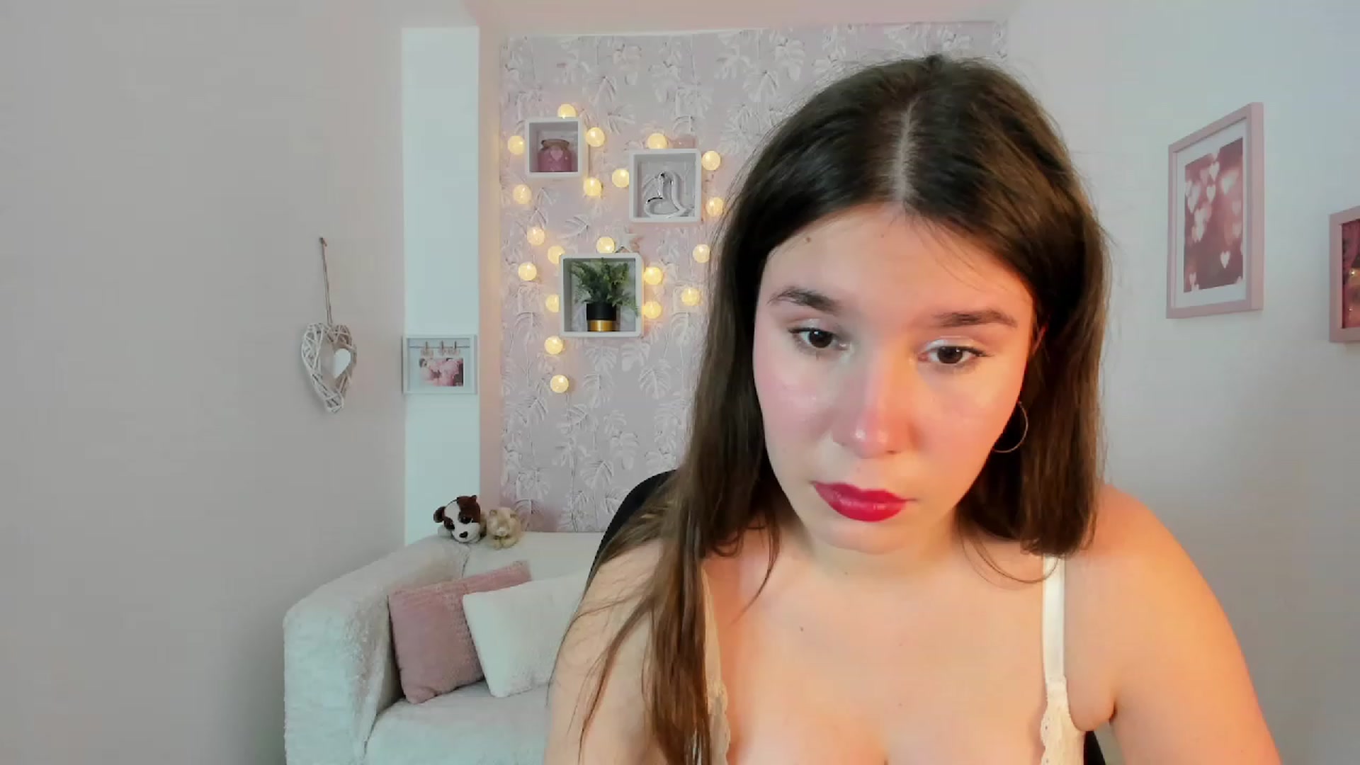 Gallery image thumbnail from KendraFerrera's myfreecams stream on, 02/14/2023, 13:41 image 12 of 20