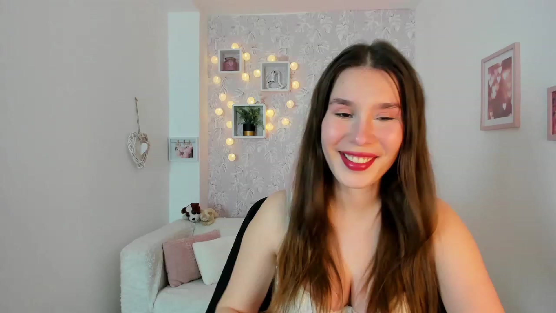 Gallery image thumbnail from KendraFerrera's myfreecams stream on, 02/15/2023, 02:52 image 10 of 20