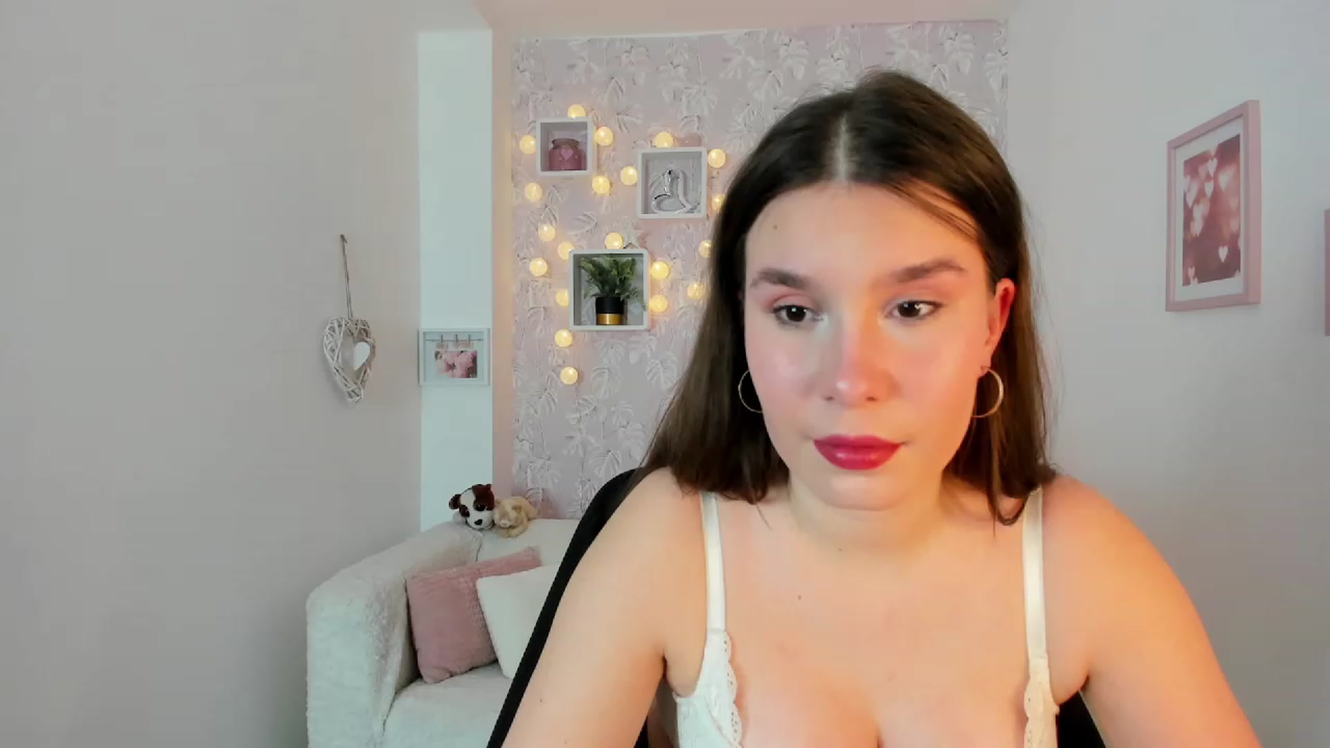 Gallery image thumbnail from KendraFerrera's myfreecams stream on, 02/15/2023, 02:52 image 13 of 20