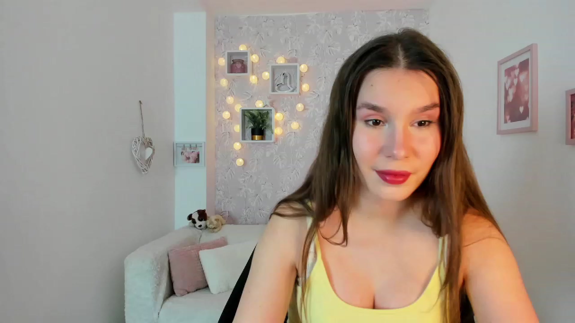 Gallery image thumbnail from KendraFerrera's myfreecams stream on, 02/15/2023, 02:52 image 3 of 20