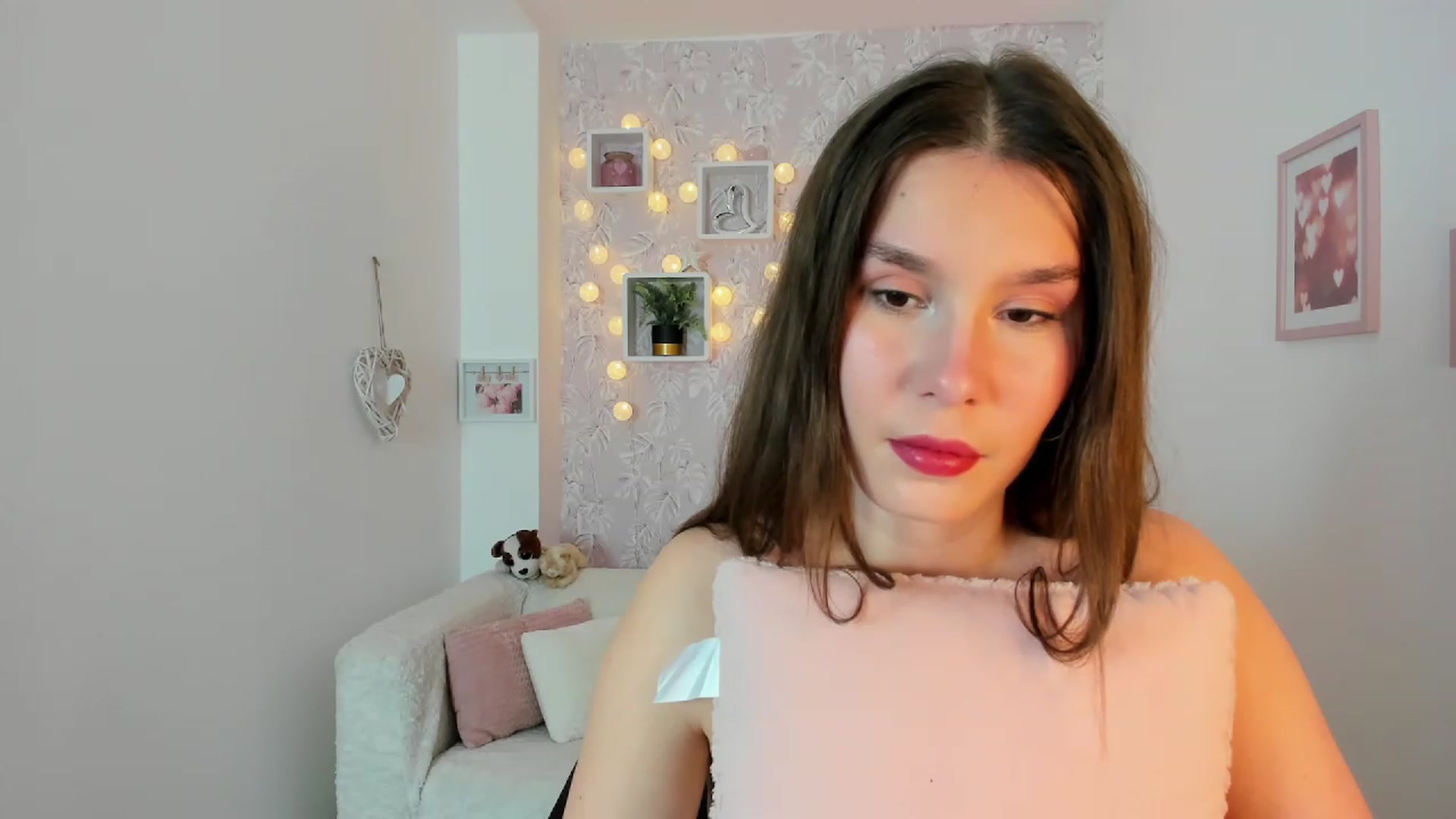 Gallery image thumbnail from KendraFerrera's myfreecams stream on, 02/15/2023, 02:52 image 16 of 20