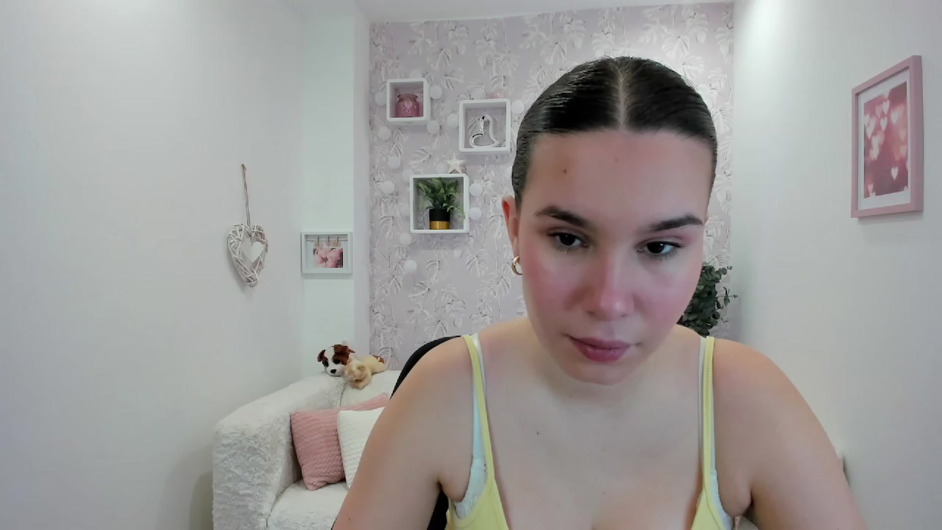 Gallery image thumbnail from KendraFerrera's myfreecams stream on, 02/20/2023, 10:31 image 15 of 20