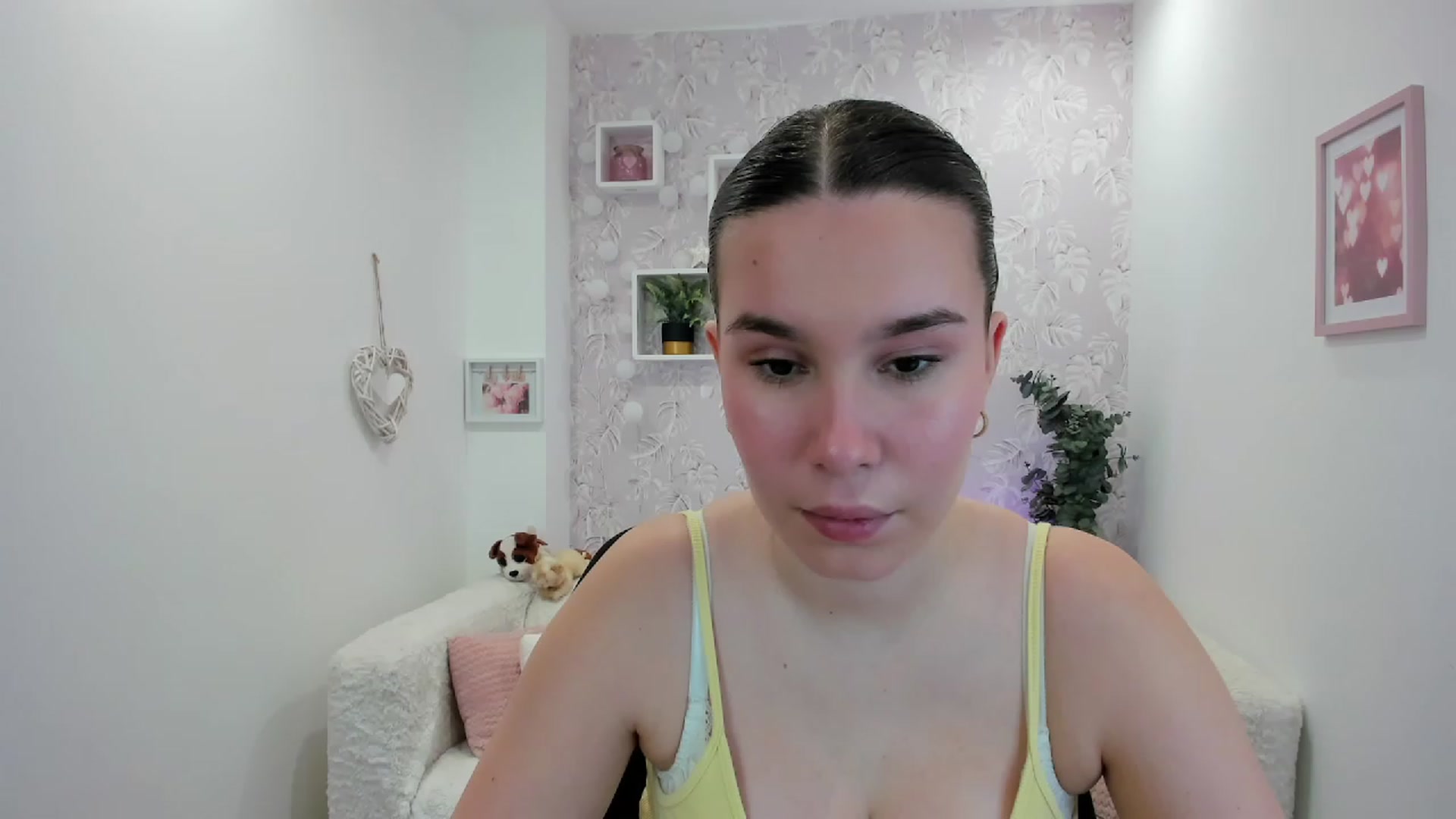 Gallery image thumbnail from KendraFerrera's myfreecams stream on, 02/20/2023, 13:41 image 9 of 20