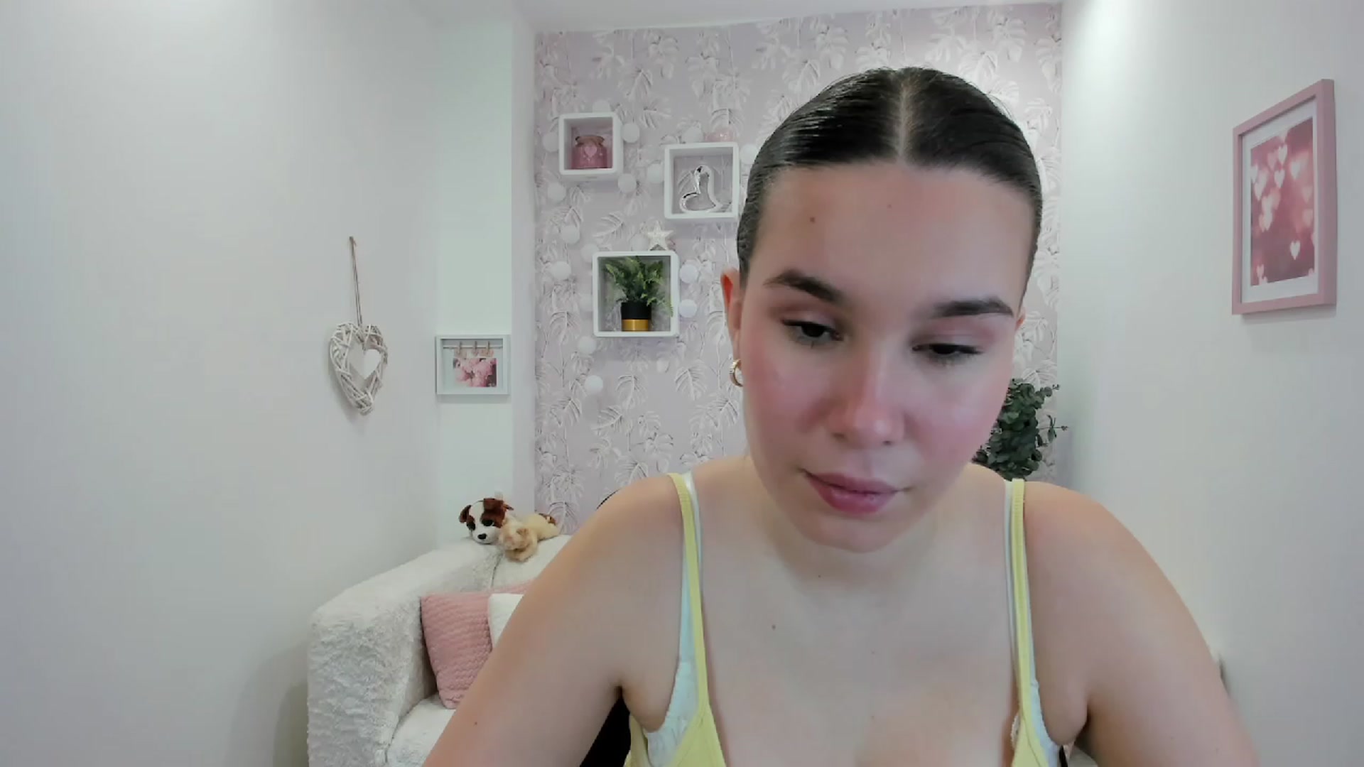 Gallery image thumbnail from KendraFerrera's myfreecams stream on, 02/20/2023, 13:41 image 5 of 20