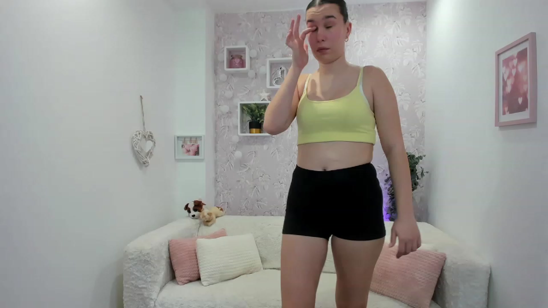 Gallery image thumbnail from KendraFerrera's myfreecams stream on, 02/20/2023, 13:41 image 6 of 20