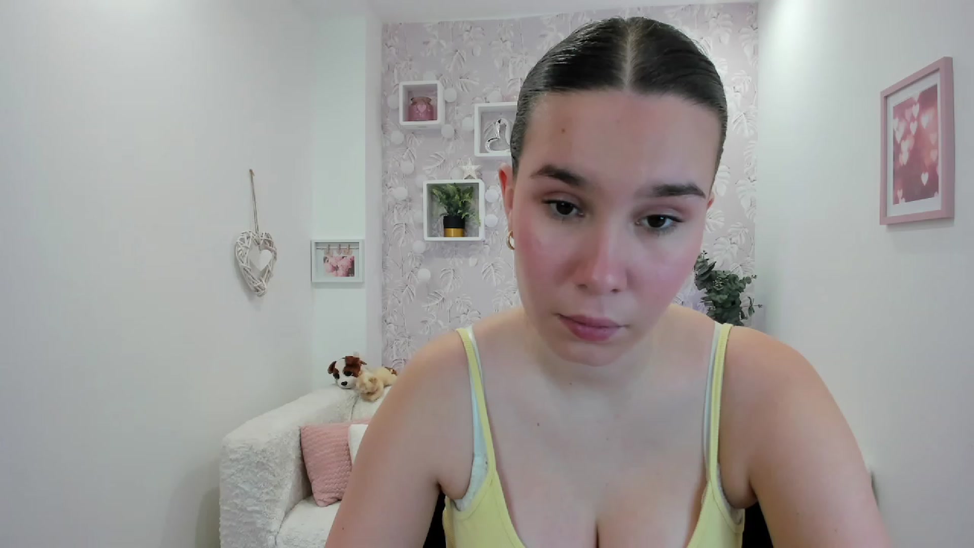 Gallery image thumbnail from KendraFerrera's myfreecams stream on, 02/20/2023, 13:41 image 14 of 20