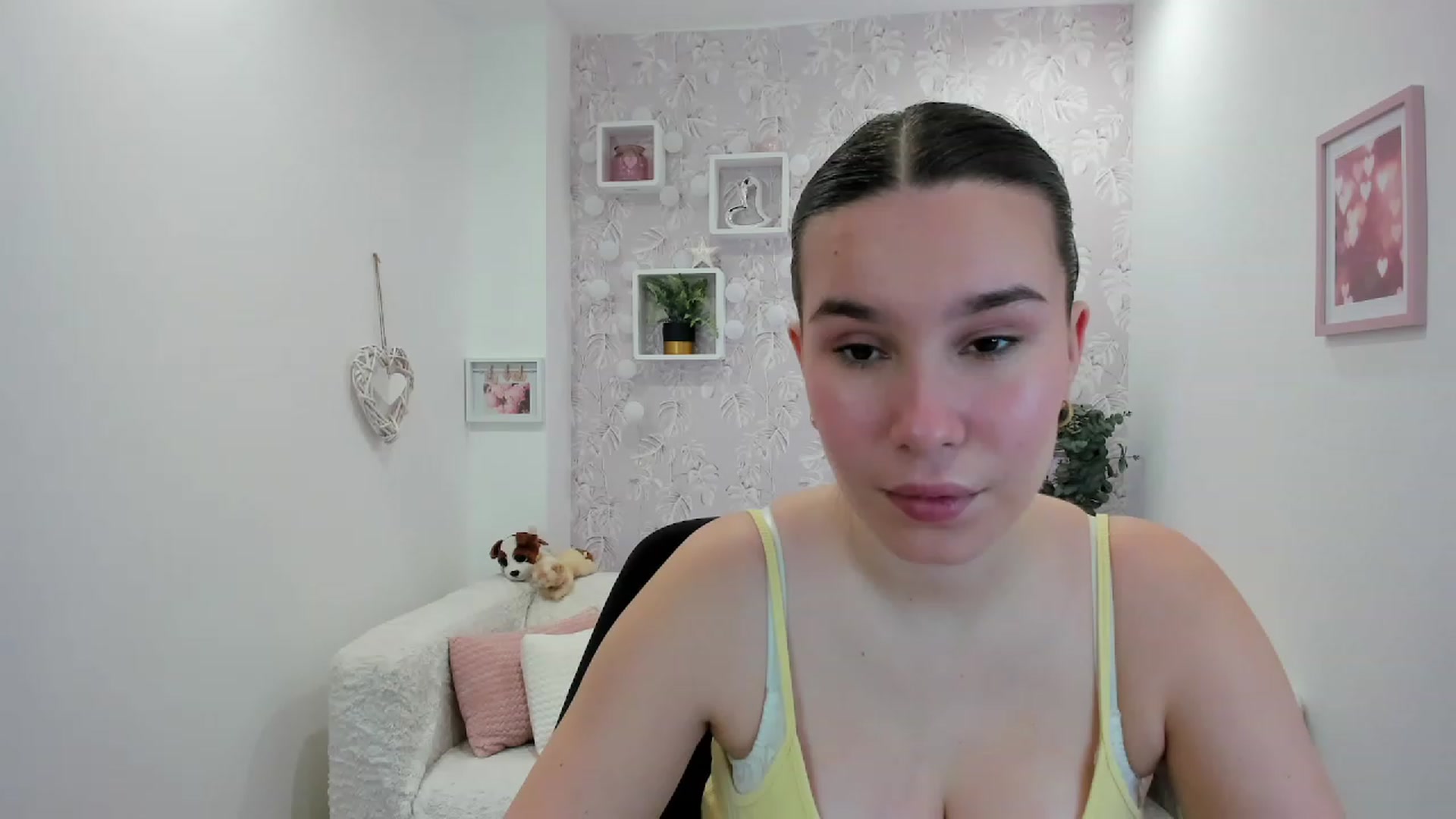 Gallery image thumbnail from KendraFerrera's myfreecams stream on, 02/20/2023, 13:41 image 7 of 20
