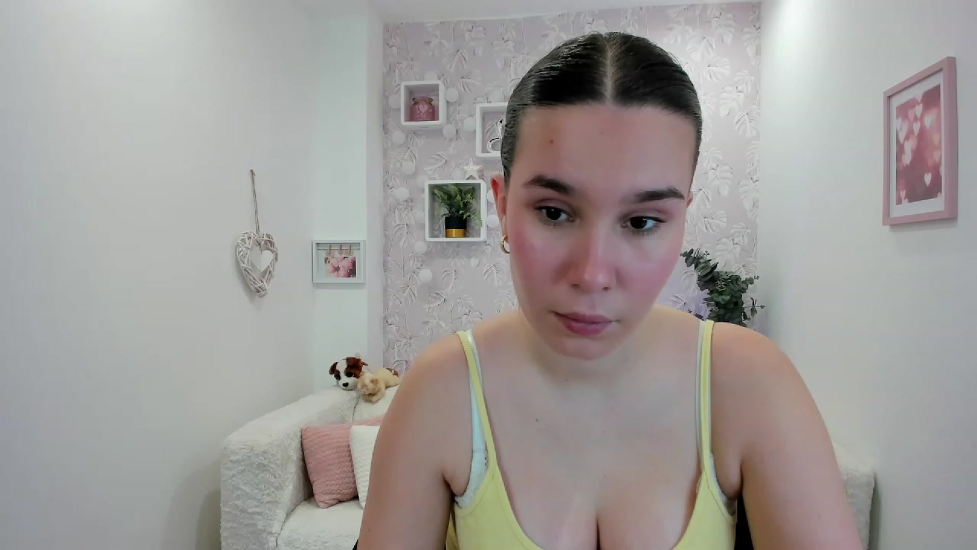 Gallery image thumbnail from KendraFerrera's myfreecams stream on, 02/20/2023, 13:41 image 16 of 20