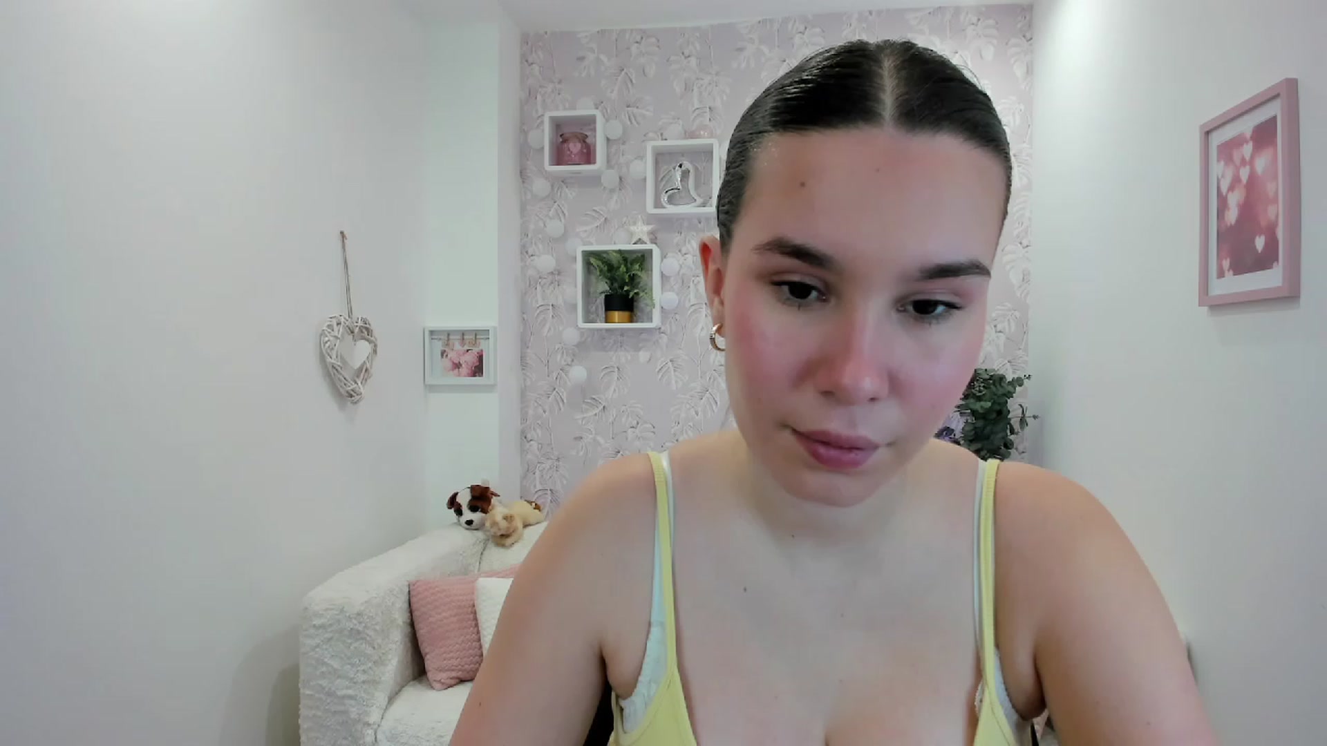 Gallery image thumbnail from KendraFerrera's myfreecams stream on, 02/20/2023, 13:41 image 4 of 20